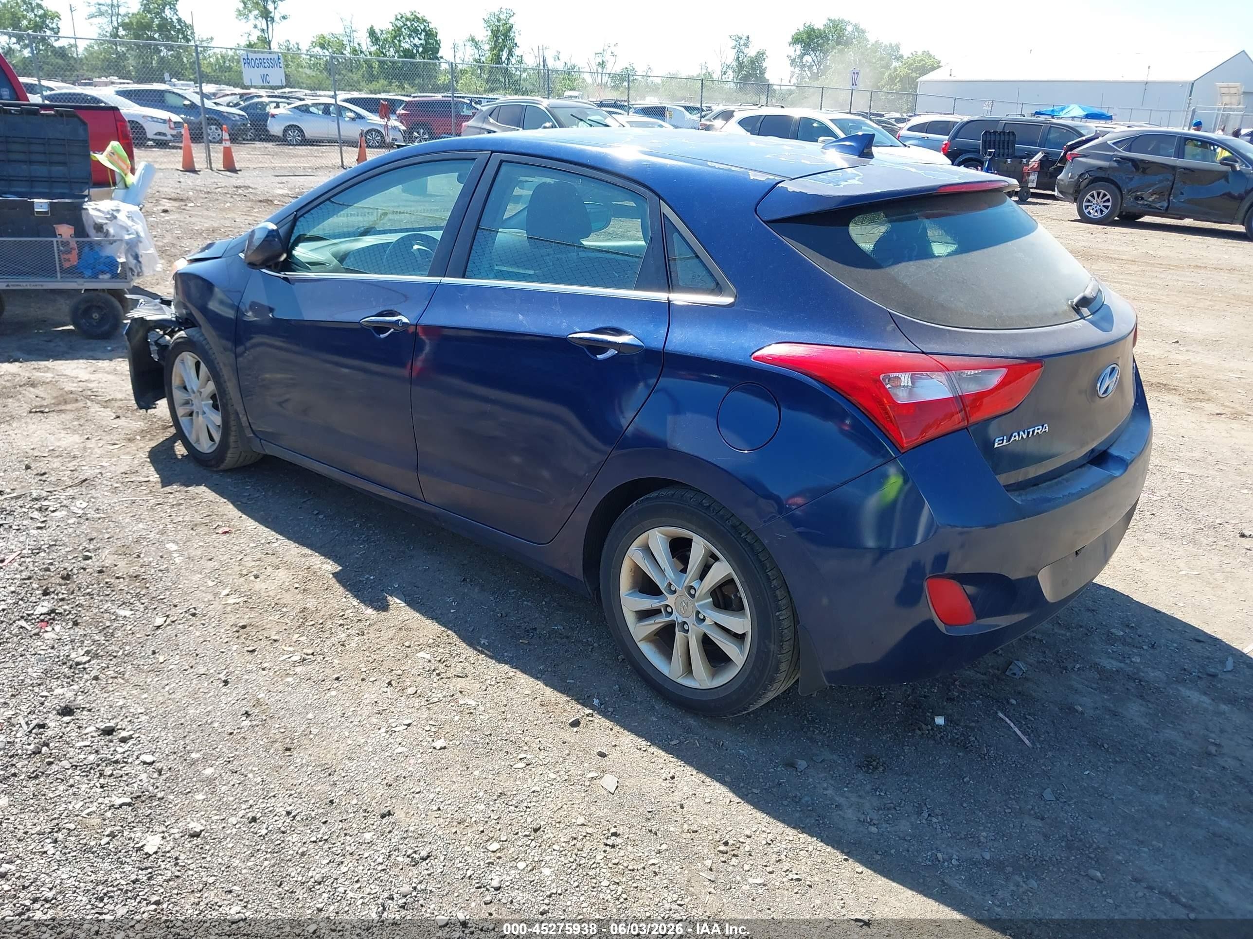 2013 Hyundai Elantra Gt Blue vin: KMHD35LE7DU036338