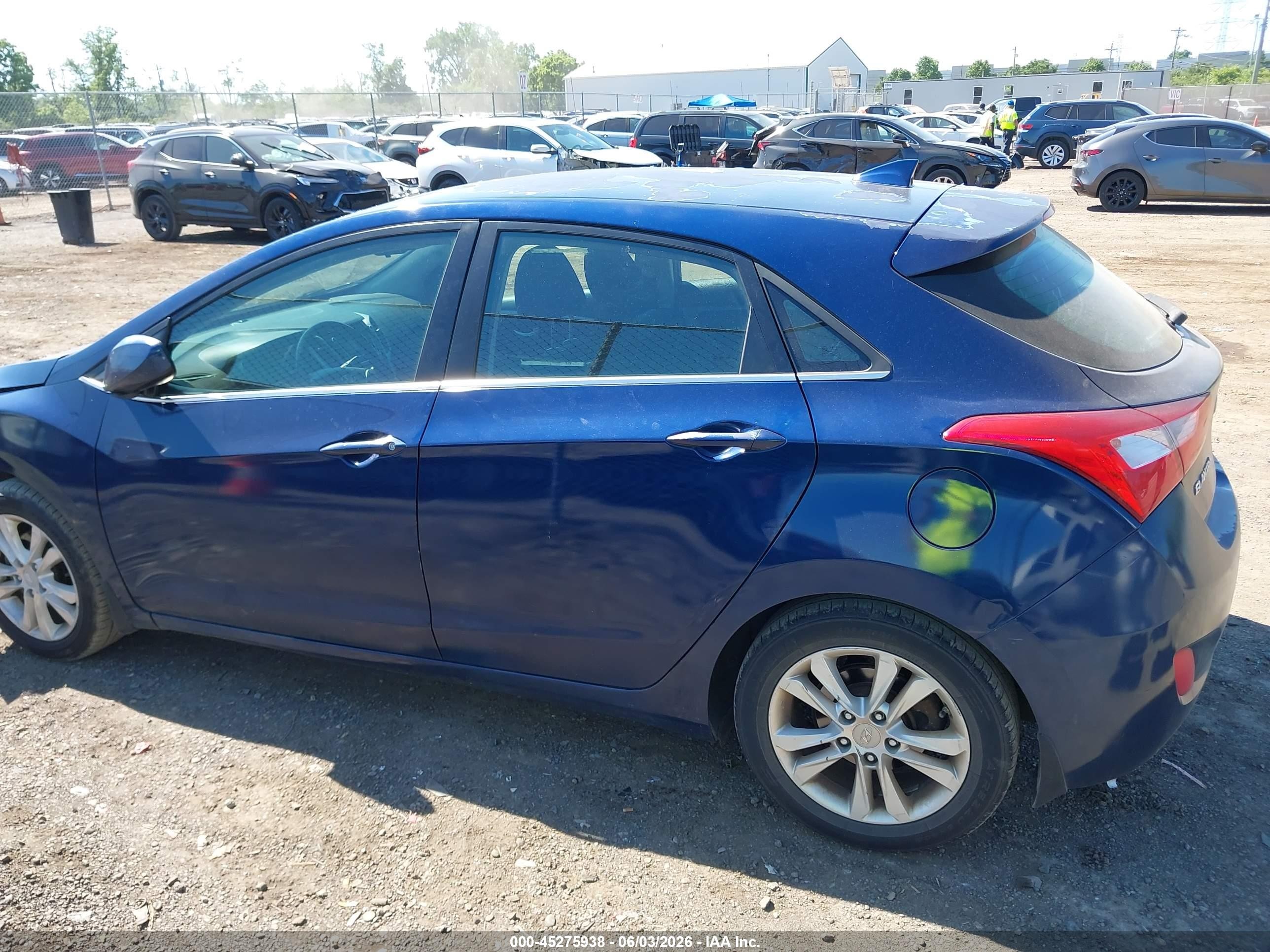 2013 Hyundai Elantra Gt Blue vin: KMHD35LE7DU036338
