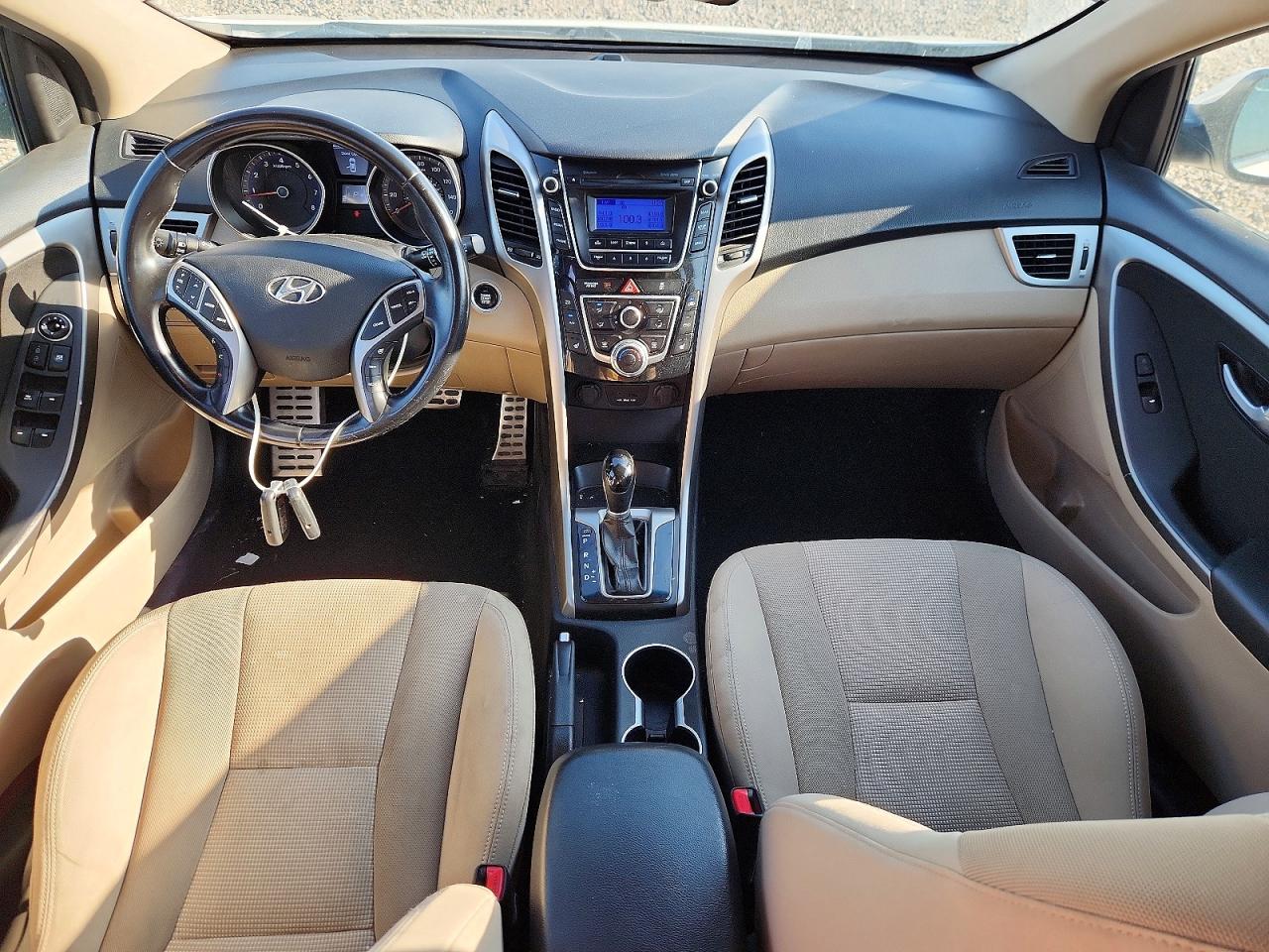 2013 Hyundai Elantra Gt Base White vin: KMHD35LE7DU043712