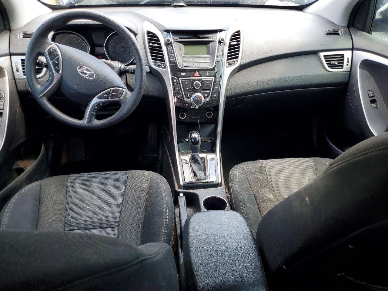 2013 Hyundai Elantra Gt Base Silver vin: KMHD35LE7DU108896