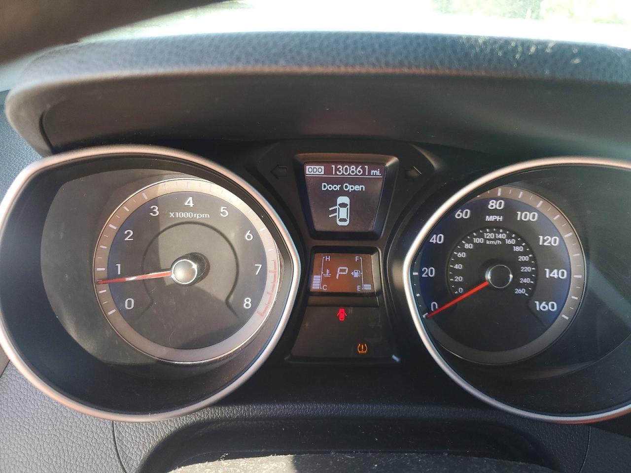 2013 Hyundai Elantra Gt Base Silver vin: KMHD35LE7DU124127