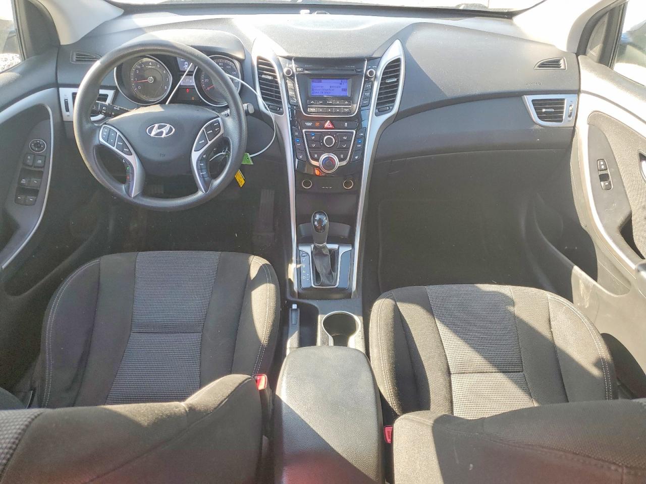 2013 Hyundai Elantra Gt Base Silver vin: KMHD35LE7DU124127