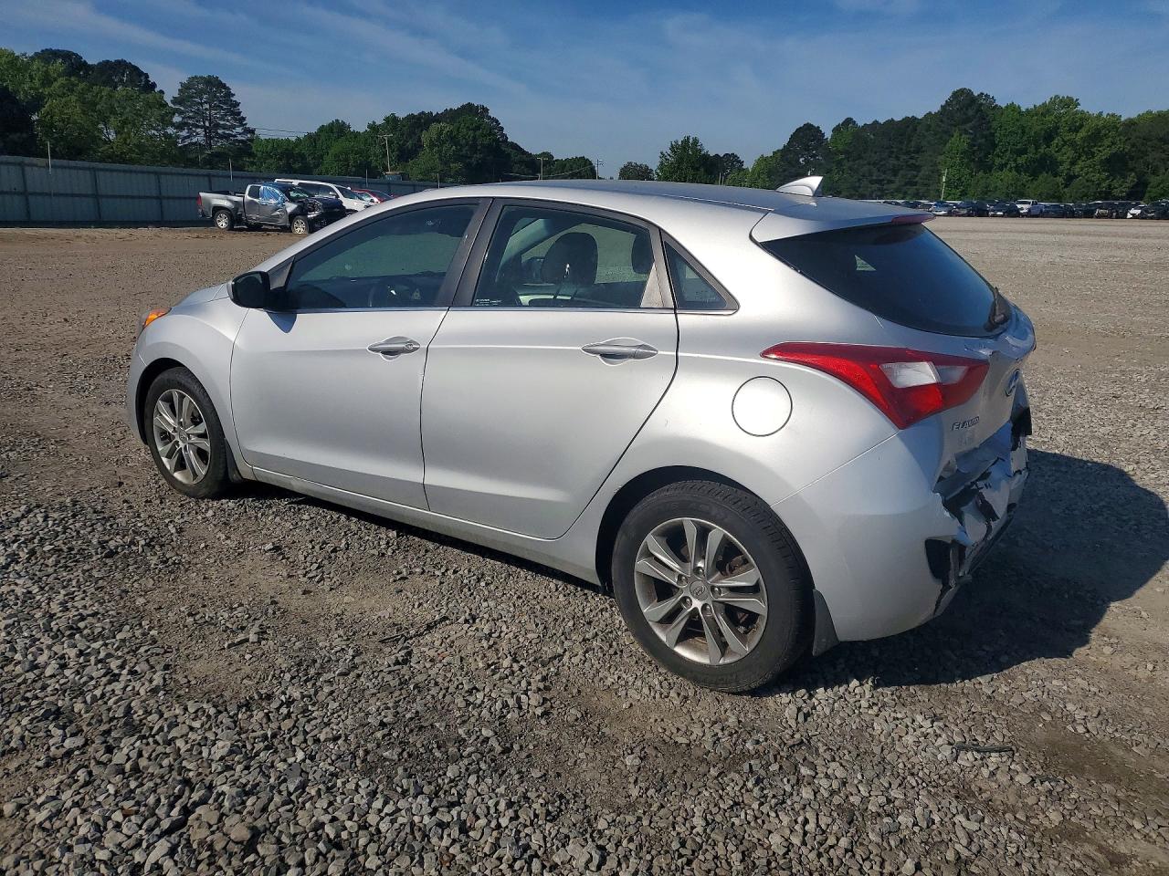 2013 Hyundai Elantra Gt Base Silver vin: KMHD35LE7DU124127