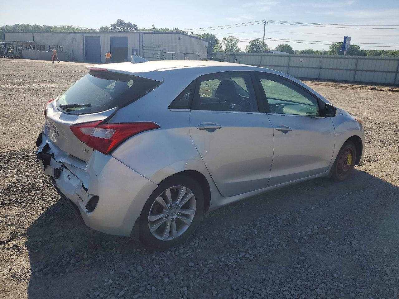 2013 Hyundai Elantra Gt Base Silver vin: KMHD35LE7DU124127