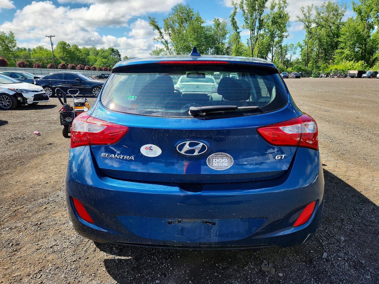 2013 Hyundai Elantra Gt Base Blue vin: KMHD35LE7DU136830