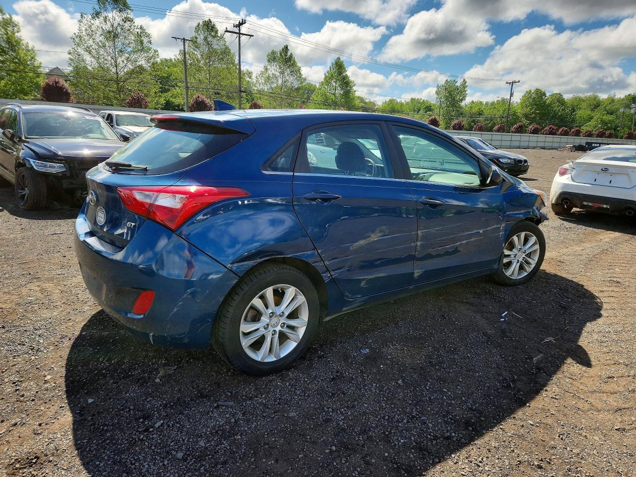 2013 Hyundai Elantra Gt Base Blue vin: KMHD35LE7DU136830