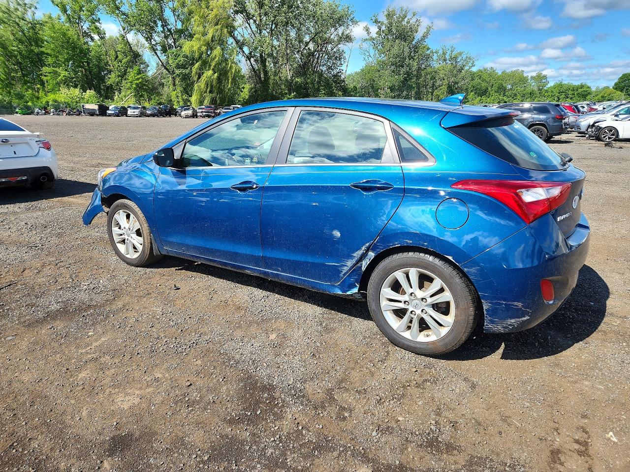 2013 Hyundai Elantra Gt Base Blue vin: KMHD35LE7DU136830