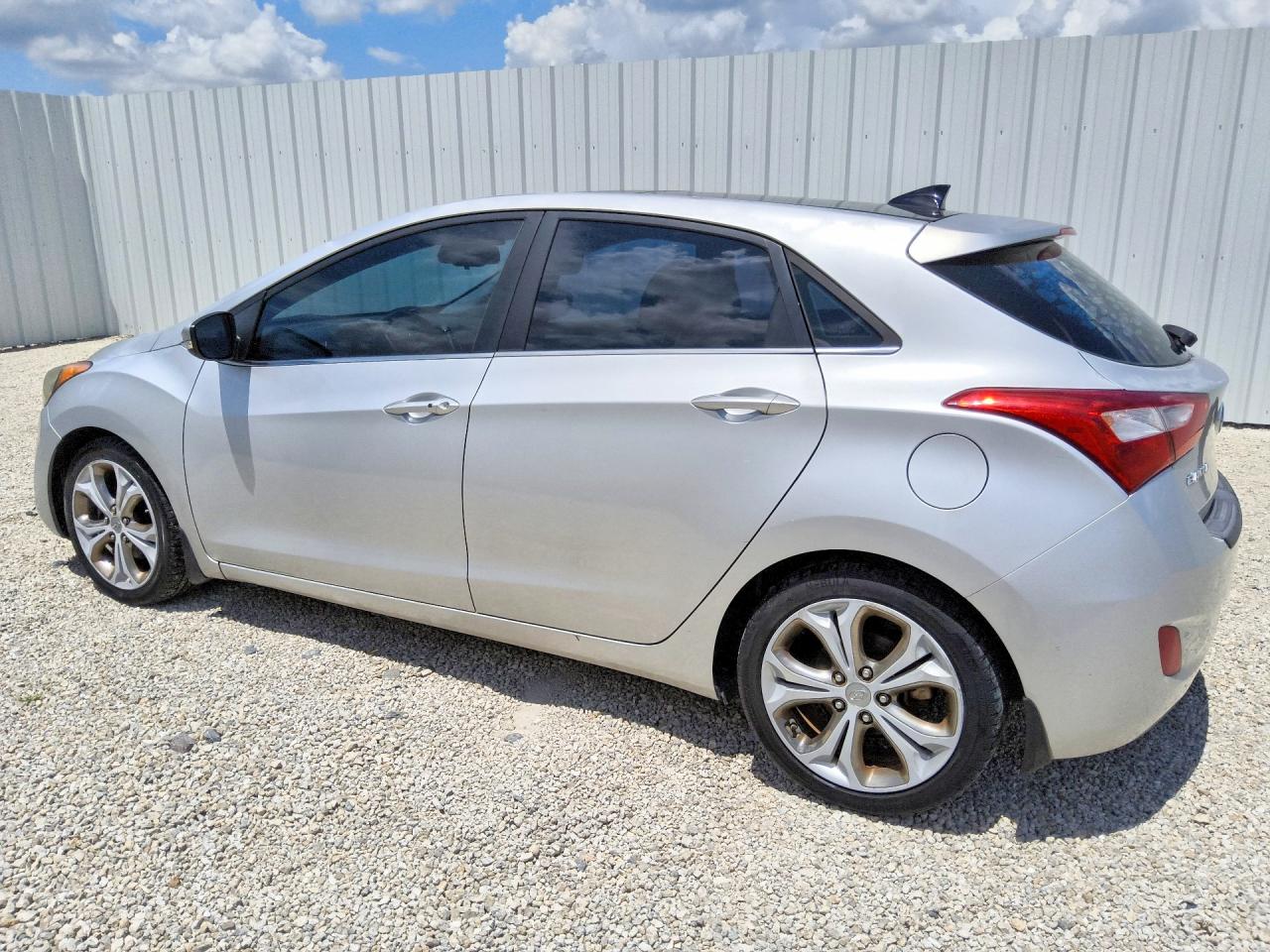 2013 Hyundai Elantra Gt Base Серебряный vin: KMHD35LE7DU152669