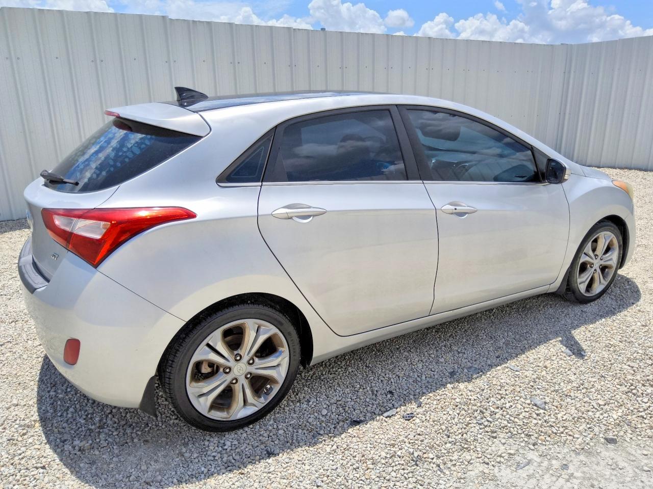 2013 Hyundai Elantra Gt Base Серебряный vin: KMHD35LE7DU152669