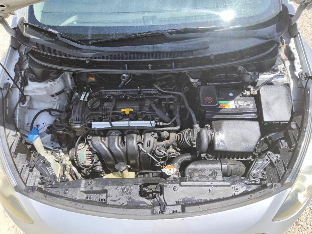 2013 Hyundai Elantra Gt Base Серебряный vin: KMHD35LE7DU152669