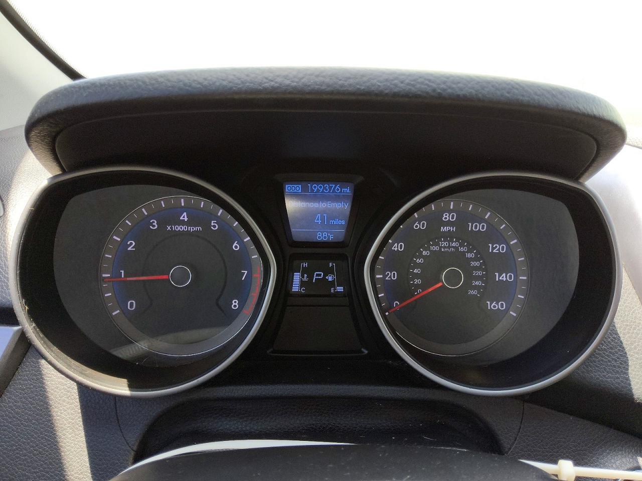 2013 Hyundai Elantra Gt Base Серебряный vin: KMHD35LE7DU152669