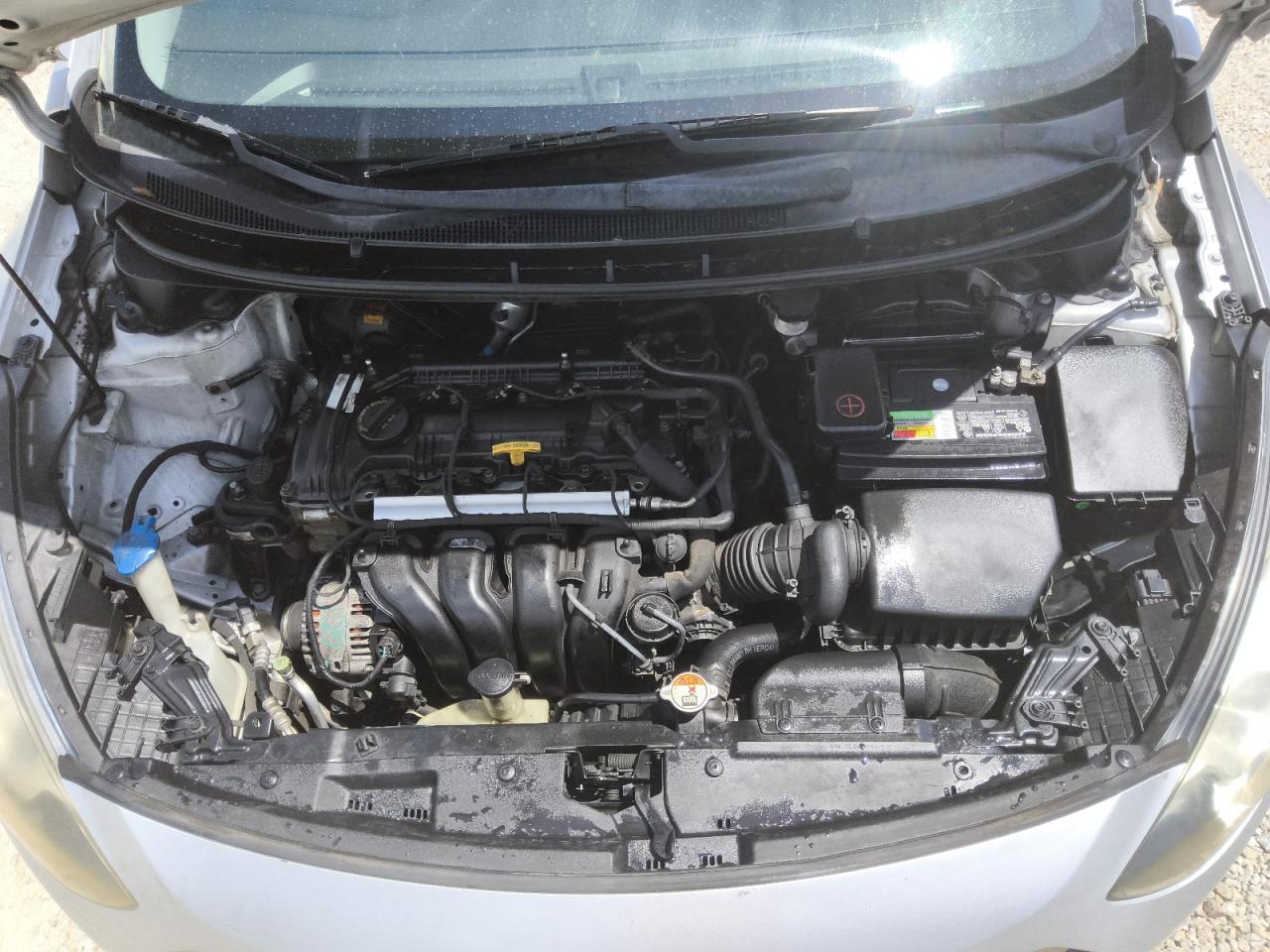 2013 Hyundai Elantra Gt Base Серебряный vin: KMHD35LE7DU152669 Damage: Air Conditioner, Blows Warm, Repair Required