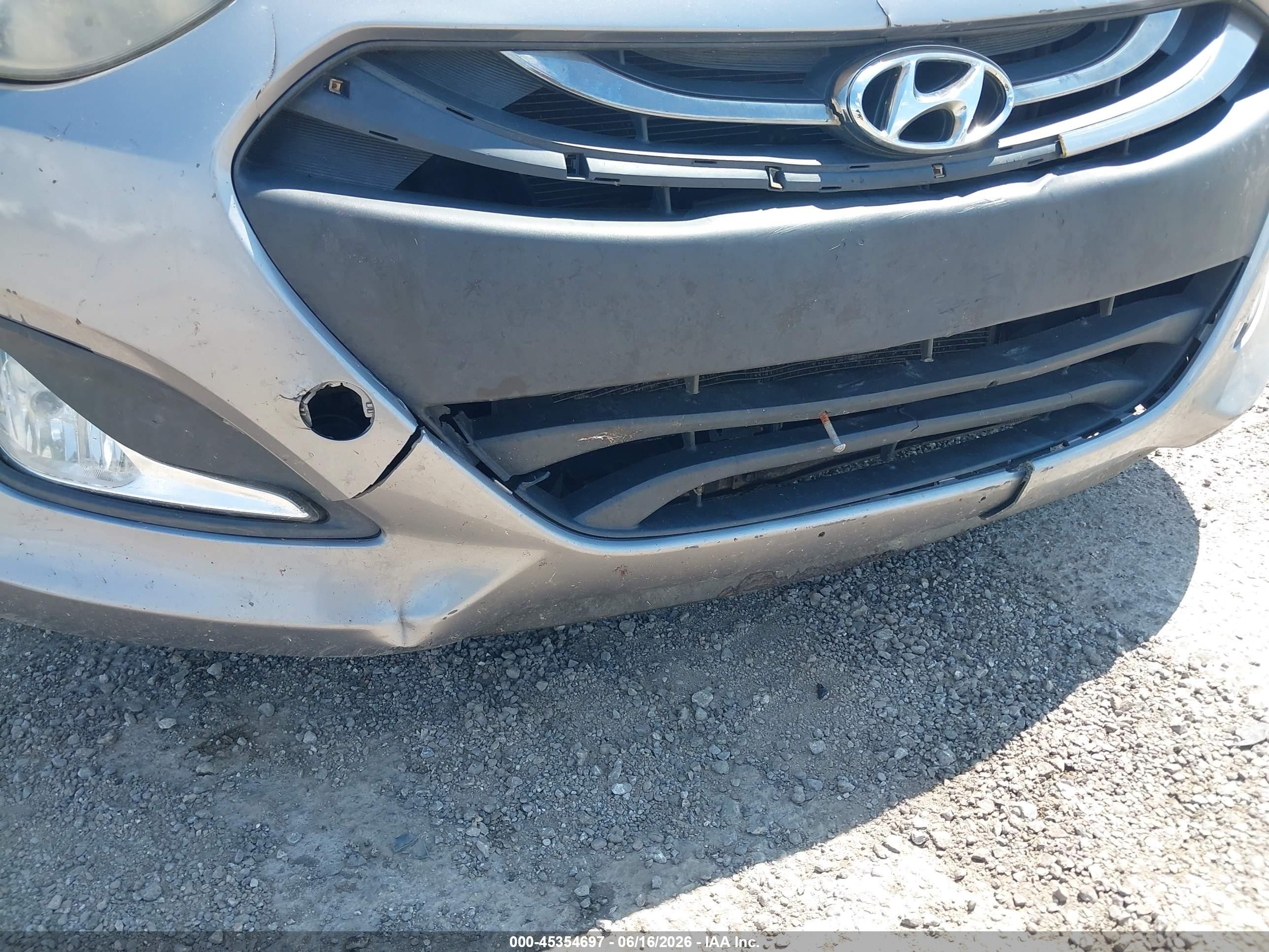 2013 Hyundai Elantra Gt   Silver vin: KMHD35LE8DU031066