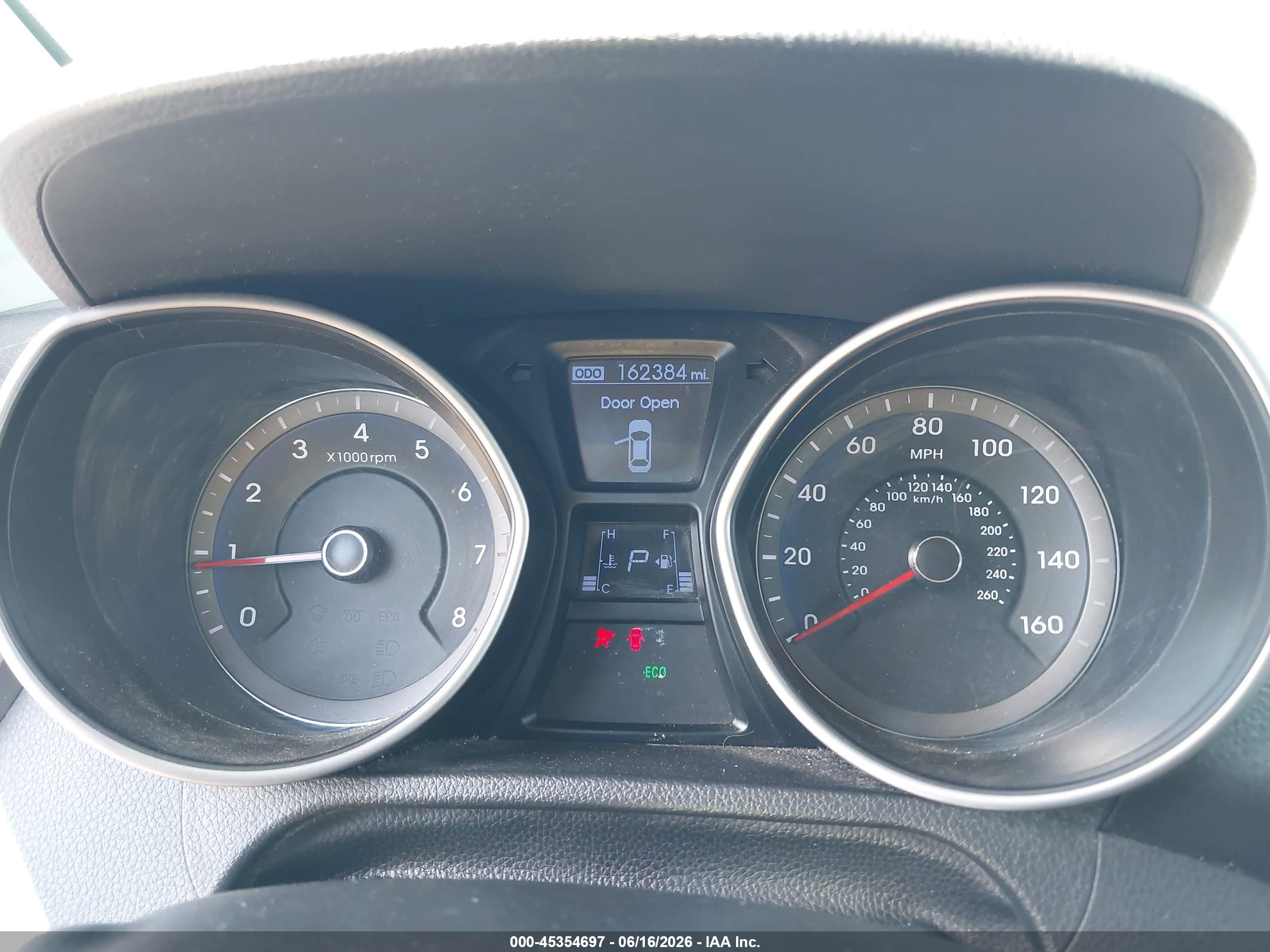 2013 Hyundai Elantra Gt   Silver vin: KMHD35LE8DU031066