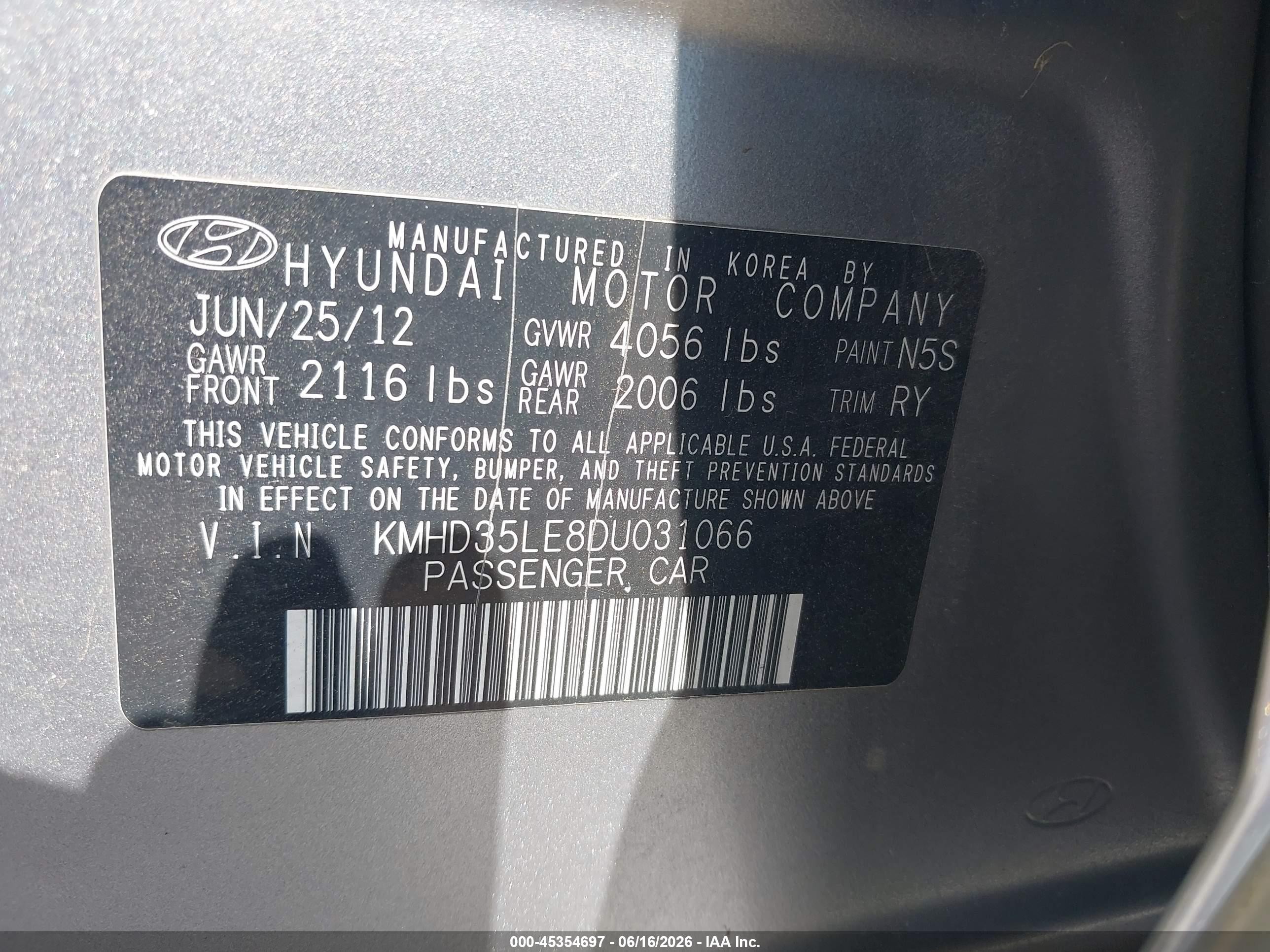 2013 Hyundai Elantra Gt   Silver vin: KMHD35LE8DU031066