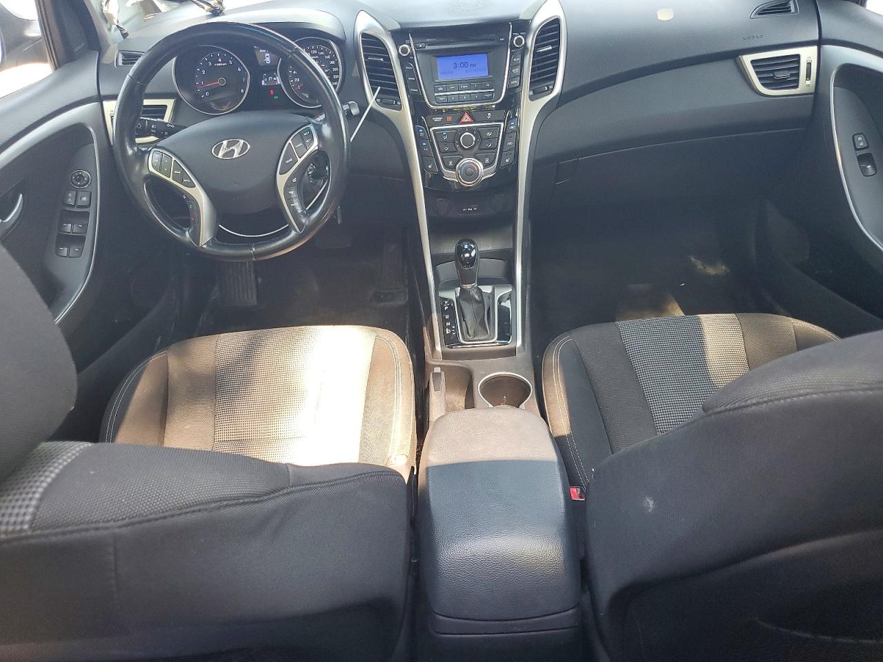 2013 Hyundai Elantra Gt Base Silver vin: KMHD35LE8DU034405