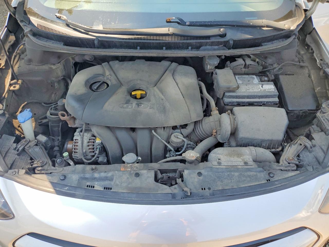 2013 Hyundai Elantra Gt Base Silver vin: KMHD35LE8DU034405