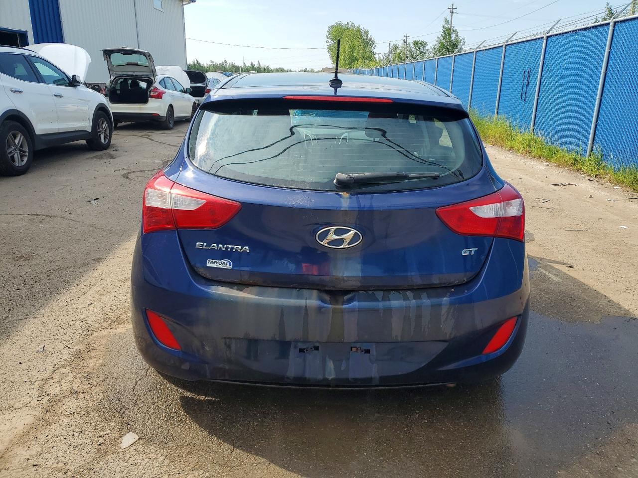 2013 Hyundai Elantra Gt Base Blue vin: KMHD35LE8DU034467