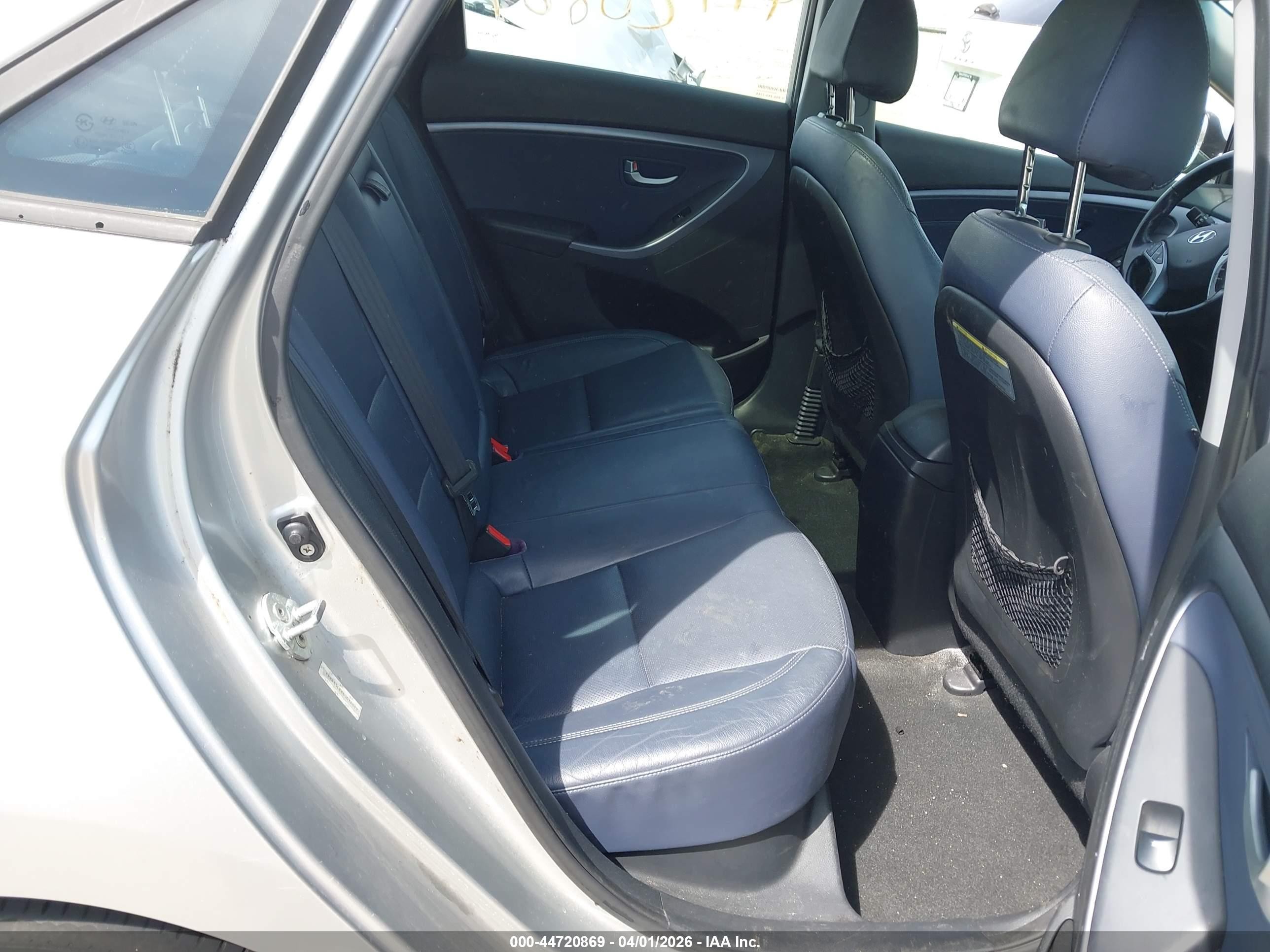 2013 Hyundai Elantra Gt Base W/blue Silver vin: KMHD35LE8DU034517