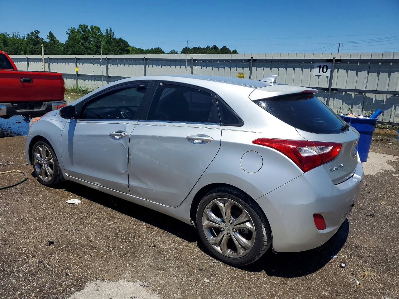 2013 Hyundai Elantra Gt Base Silver vin: KMHD35LE8DU044691