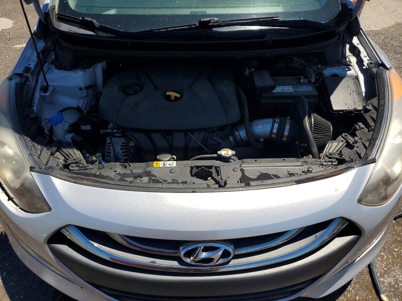 2013 Hyundai Elantra Gt Base Silver vin: KMHD35LE8DU044691