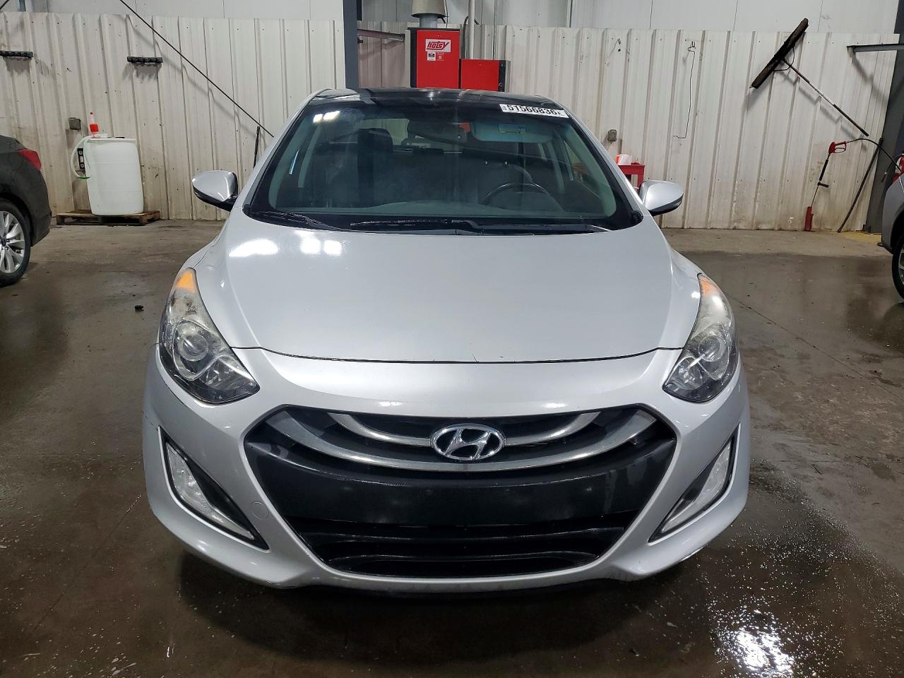 2013 Hyundai Elantra Gt Base Gold vin: KMHD35LE8DU059174