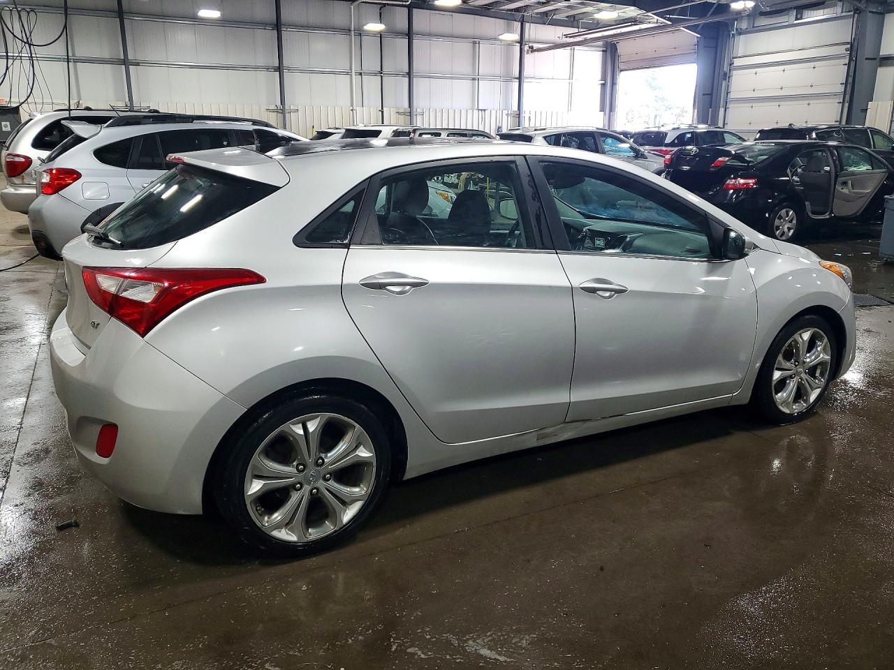2013 Hyundai Elantra Gt Base Gold vin: KMHD35LE8DU059174