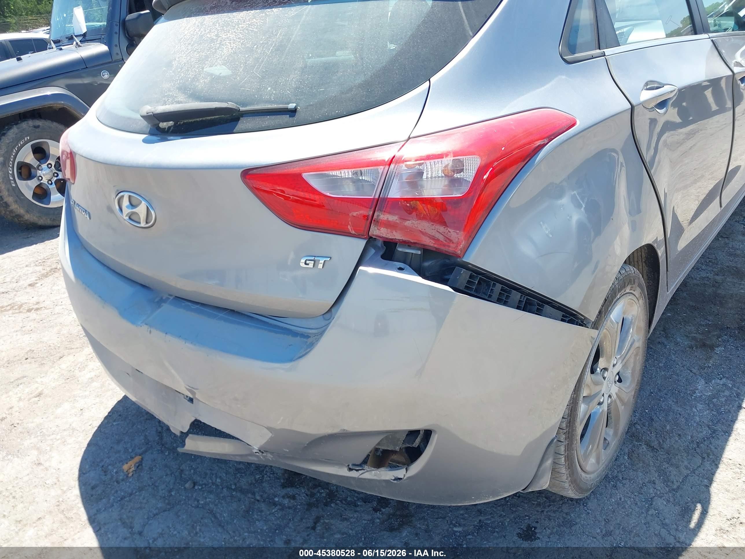 2013 Hyundai Elantra Gt   Silver vin: KMHD35LE8DU064939