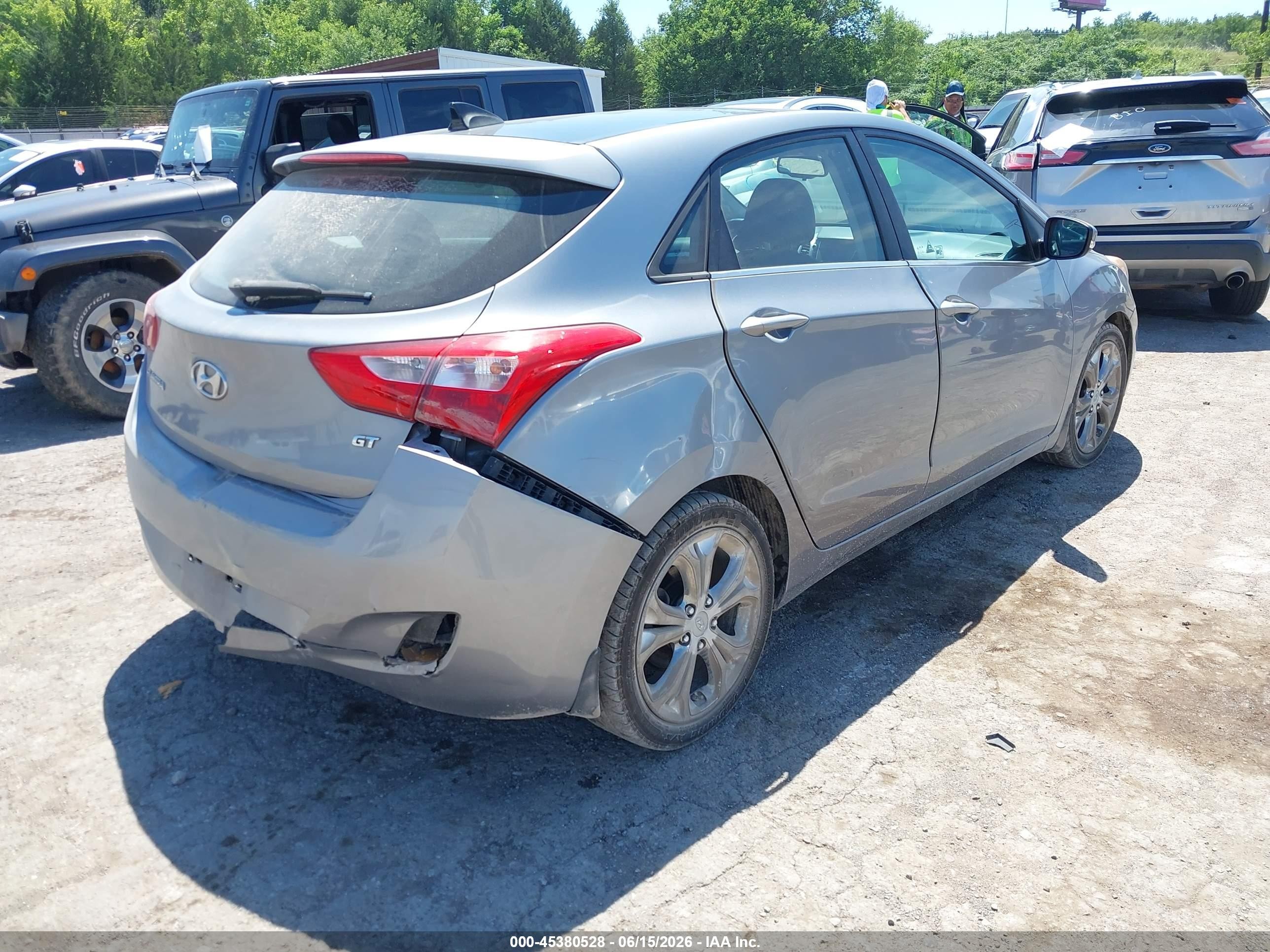 2013 Hyundai Elantra Gt   Silver vin: KMHD35LE8DU064939
