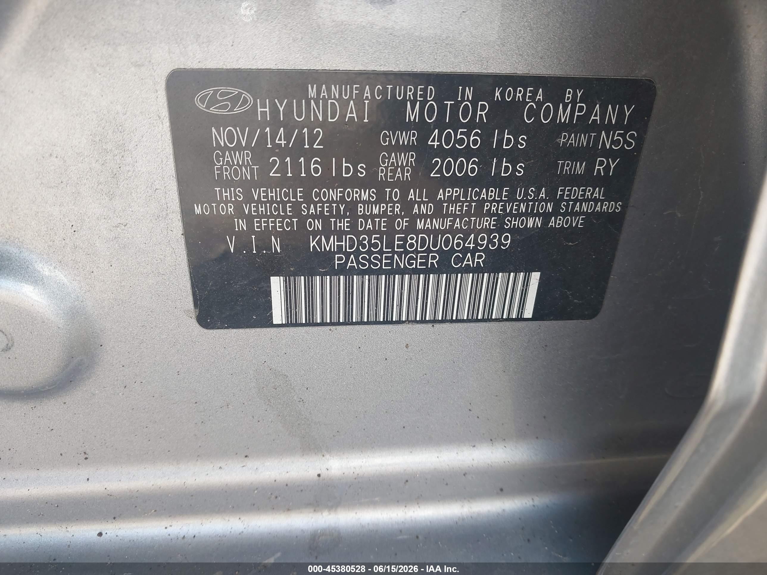 2013 Hyundai Elantra Gt   Silver vin: KMHD35LE8DU064939