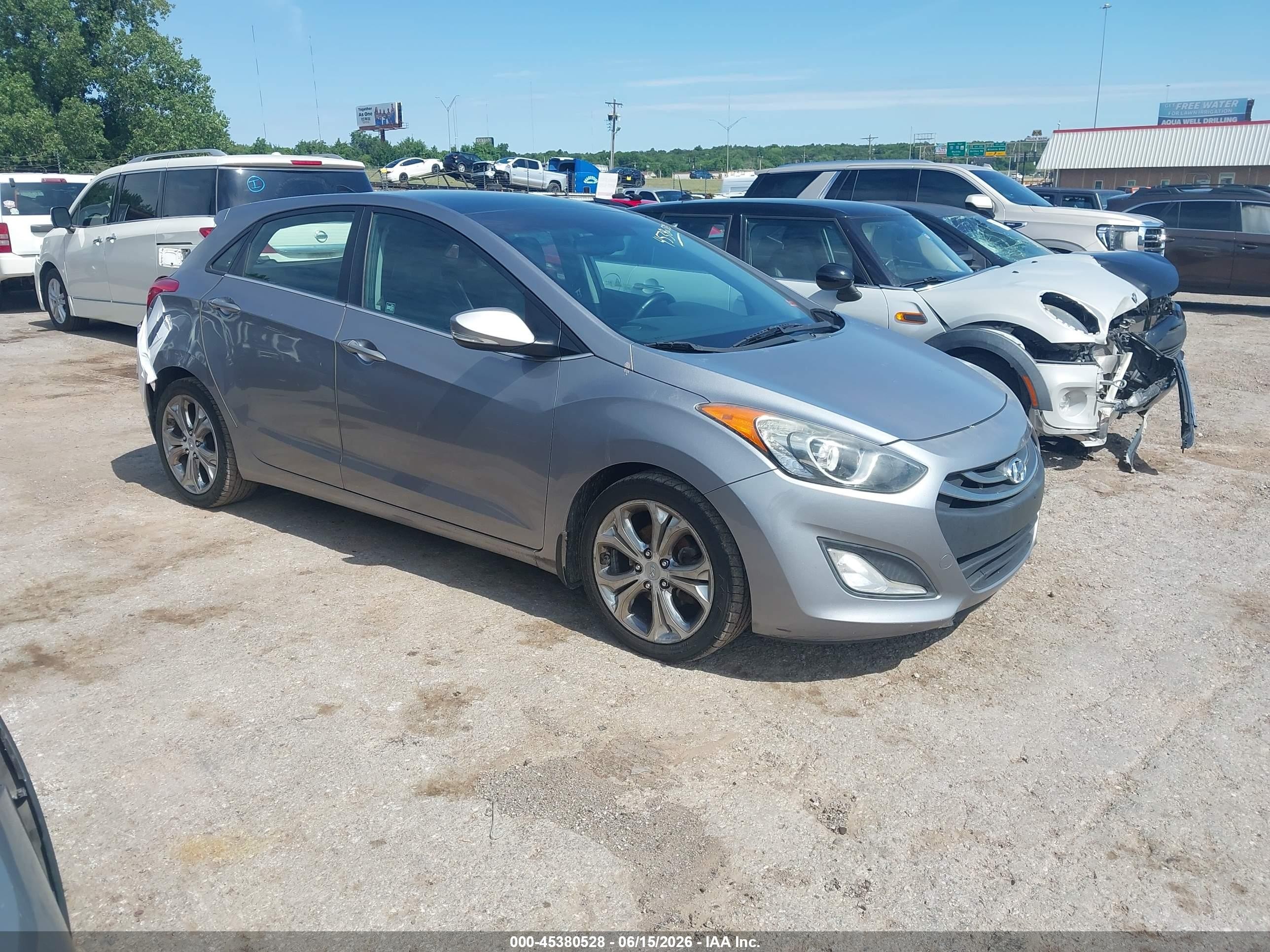 2013 Hyundai Elantra Gt   Silver vin: KMHD35LE8DU064939