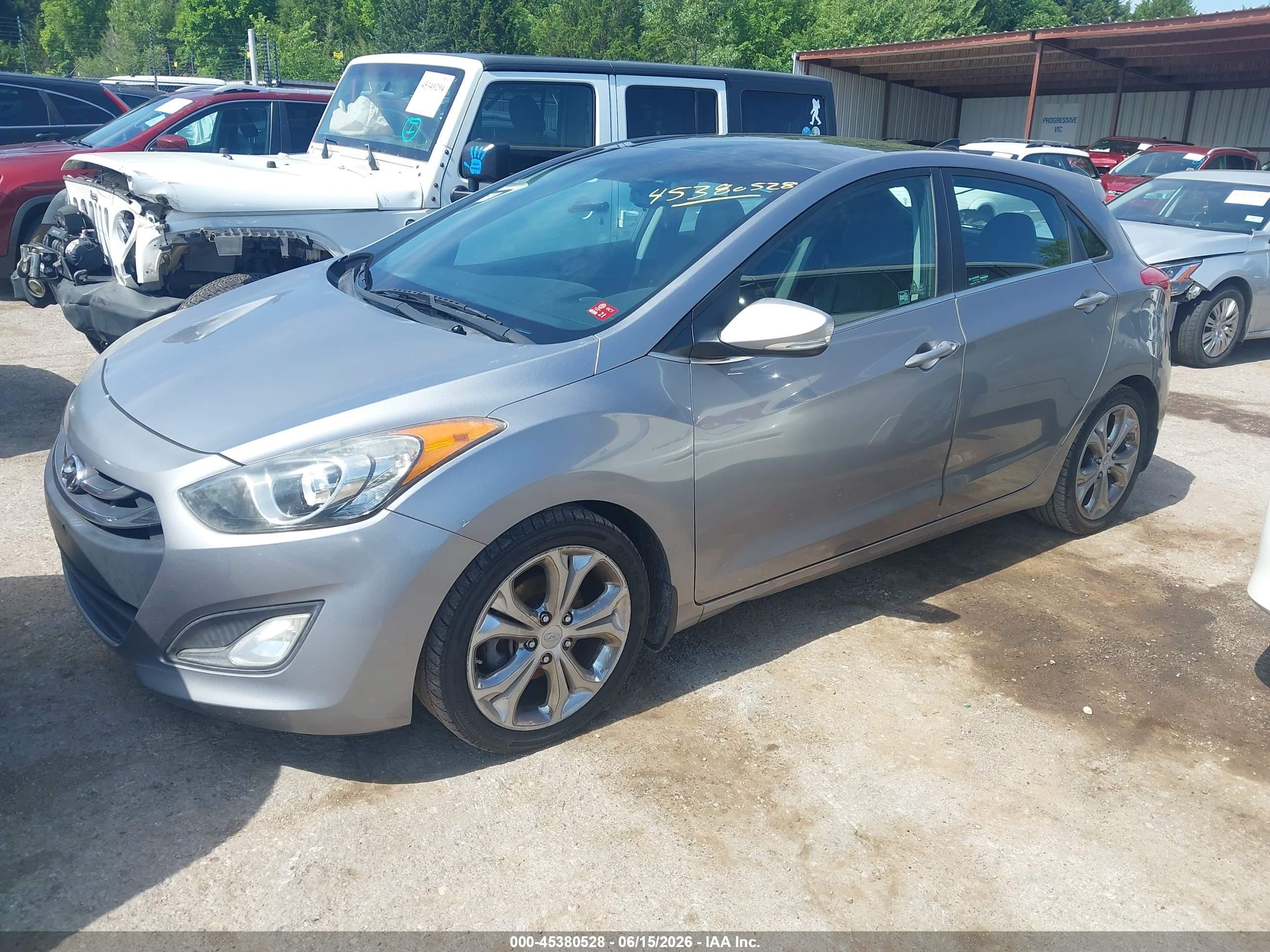 2013 Hyundai Elantra Gt   Silver vin: KMHD35LE8DU064939