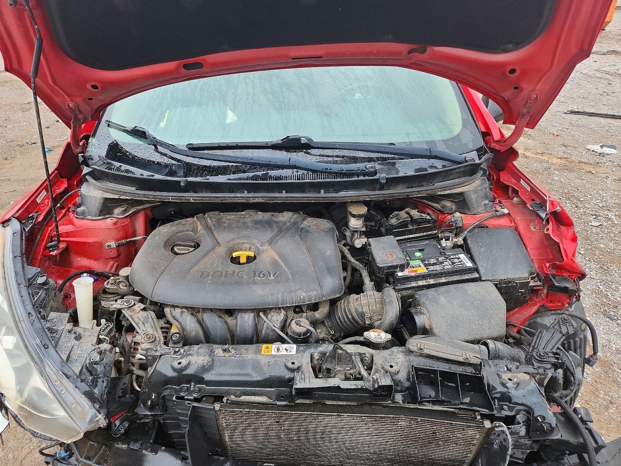 2013 Hyundai Elantra Gt Base Red vin: KMHD35LE8DU071678
