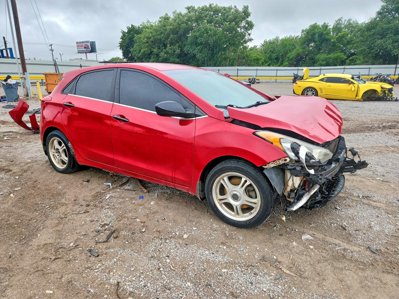 2013 Hyundai Elantra Gt Base Red vin: KMHD35LE8DU071678