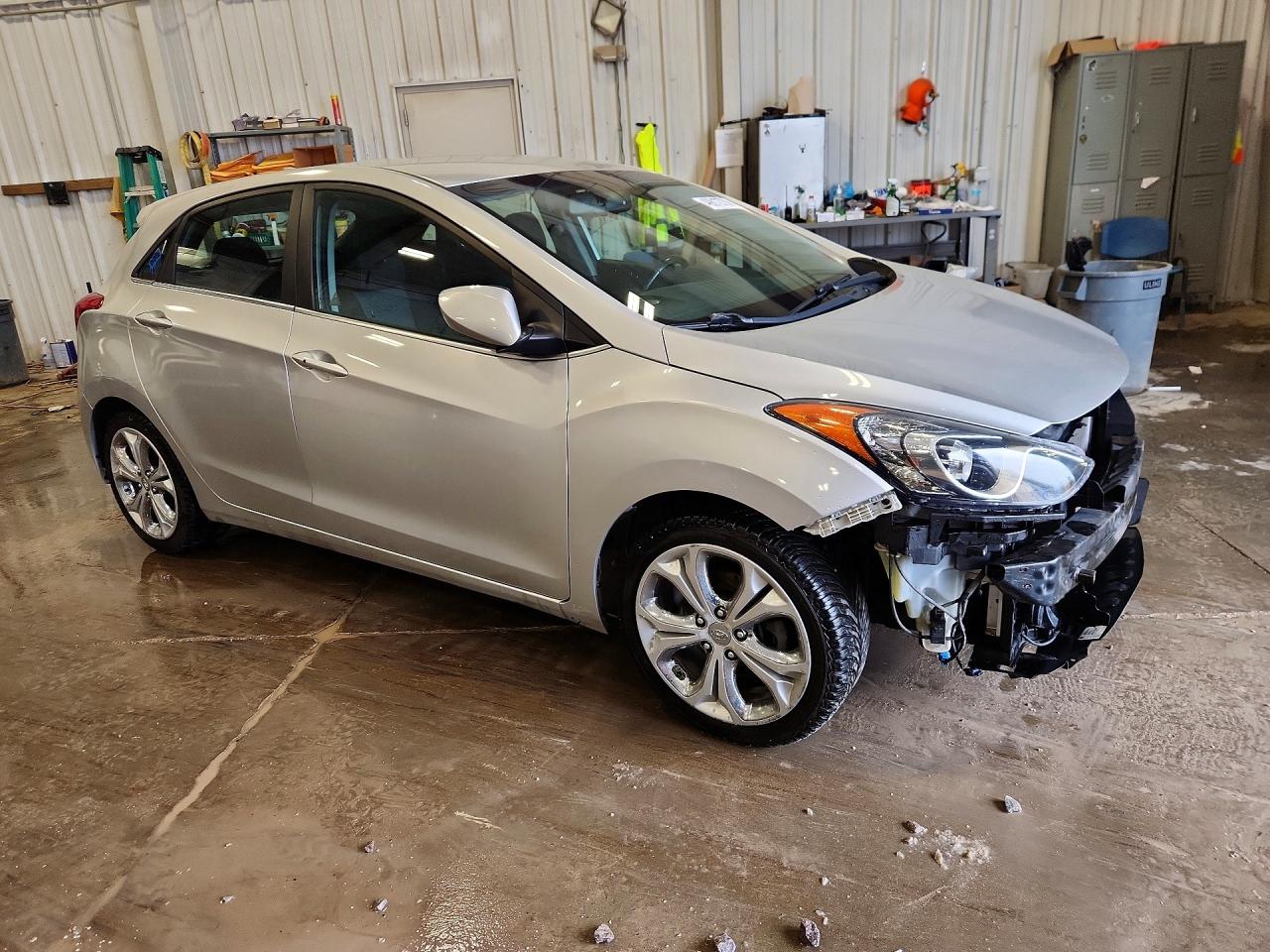 2013 Hyundai Elantra Gt Base Silver vin: KMHD35LE8DU086195