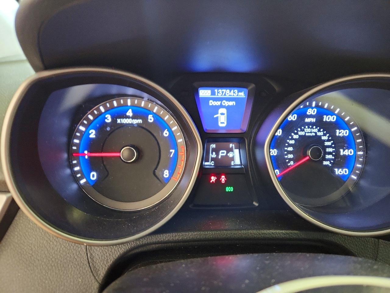 2013 Hyundai Elantra Gt Base Silver vin: KMHD35LE8DU086195