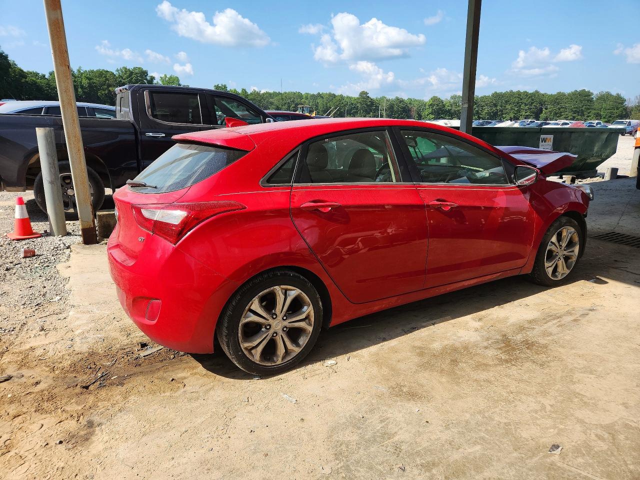 2013 Hyundai Elantra Gt Base Red vin: KMHD35LE8DU087489
