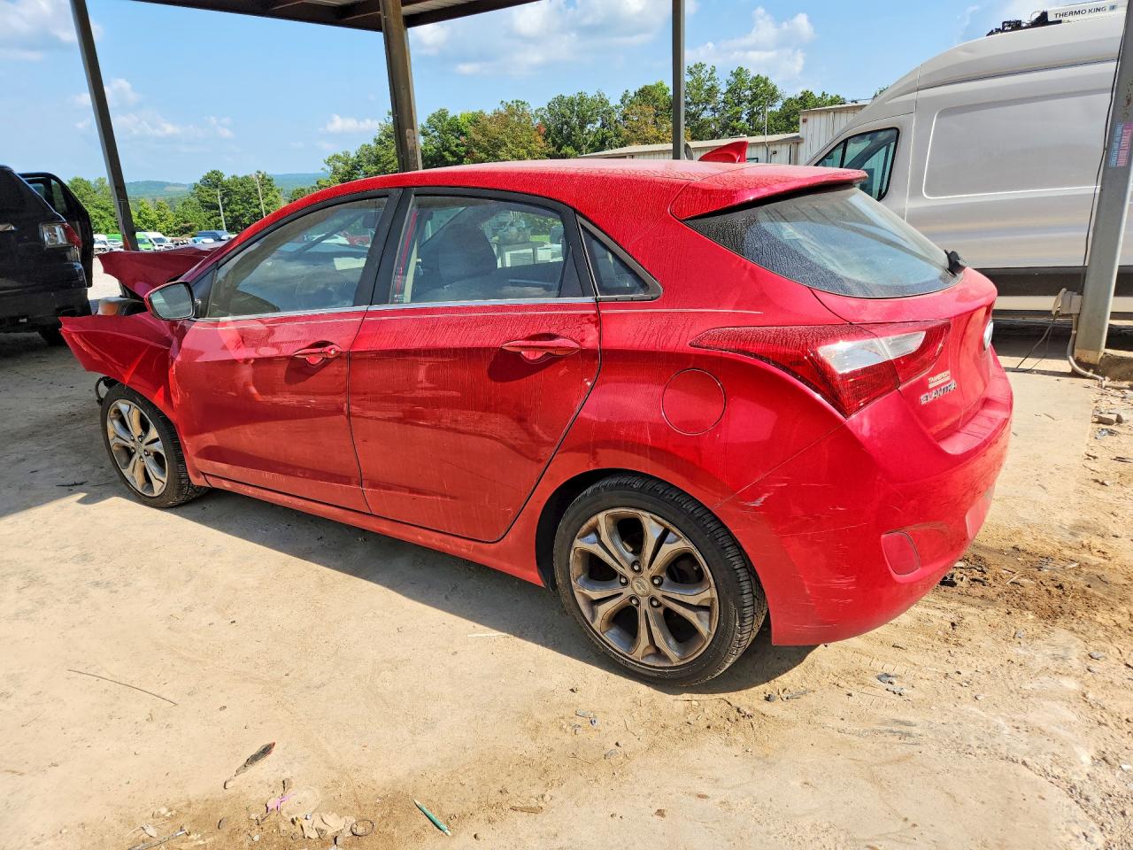 2013 Hyundai Elantra Gt Base Red vin: KMHD35LE8DU087489