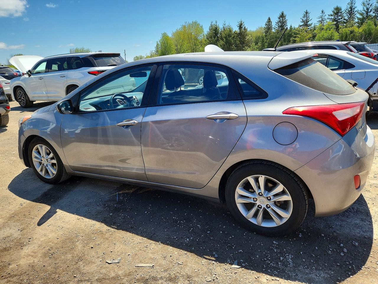2013 Hyundai Elantra Gt Base Silver vin: KMHD35LE8DU092448