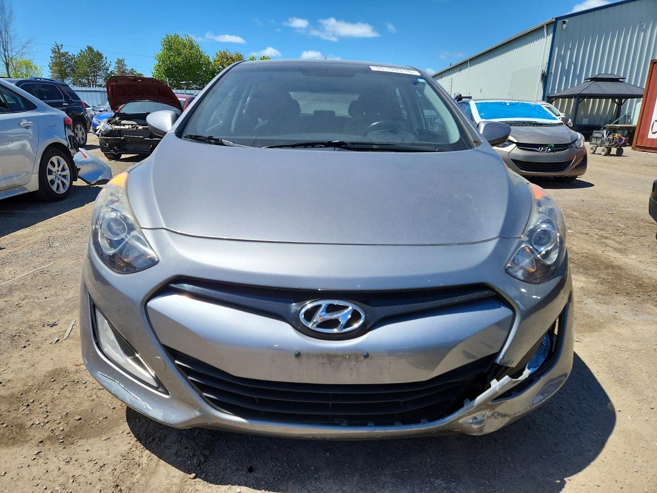2013 Hyundai Elantra Gt Base Silver vin: KMHD35LE8DU092448