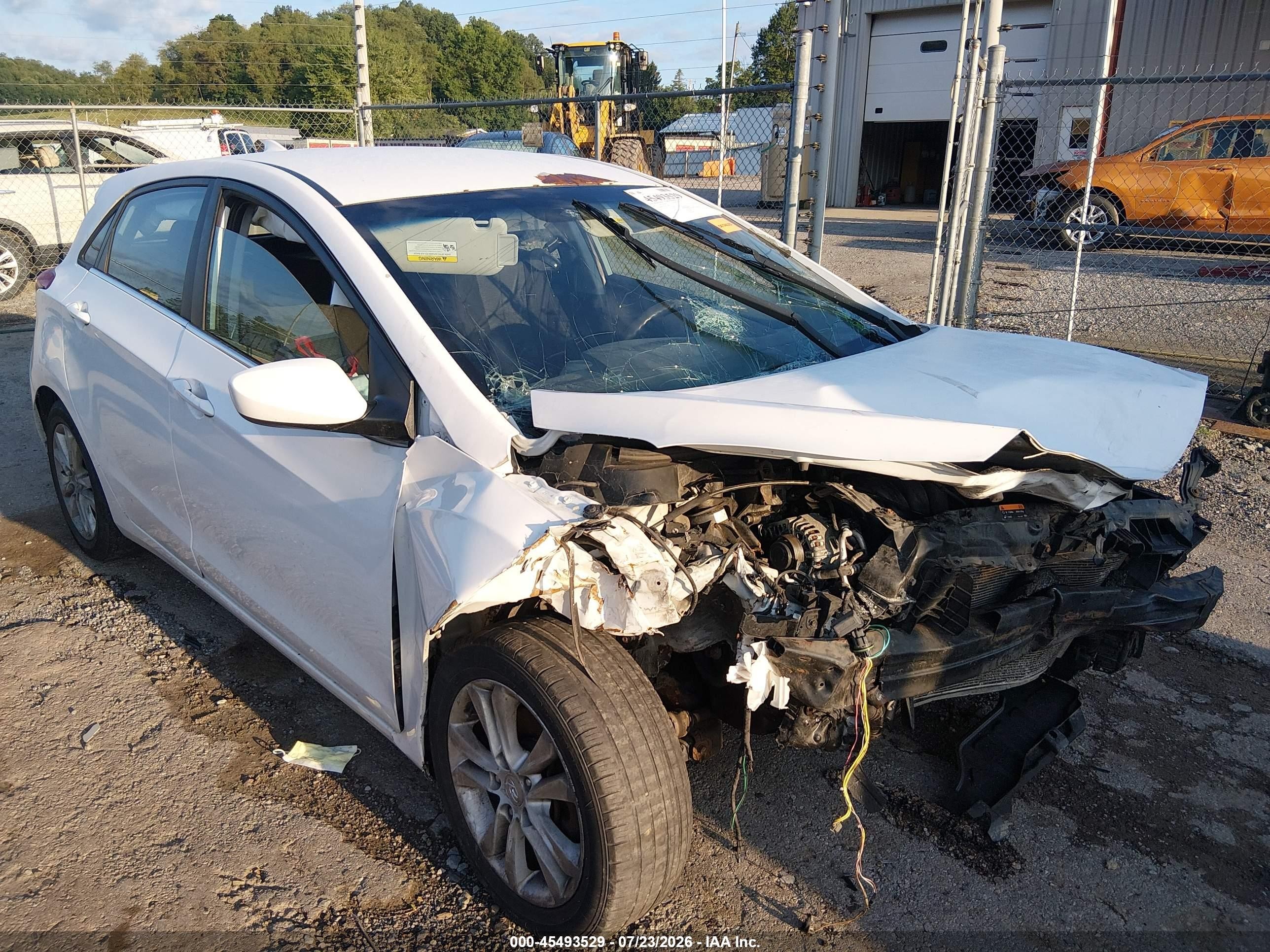 2013 Hyundai Elantra Gt   White vin: KMHD35LE9DU025065