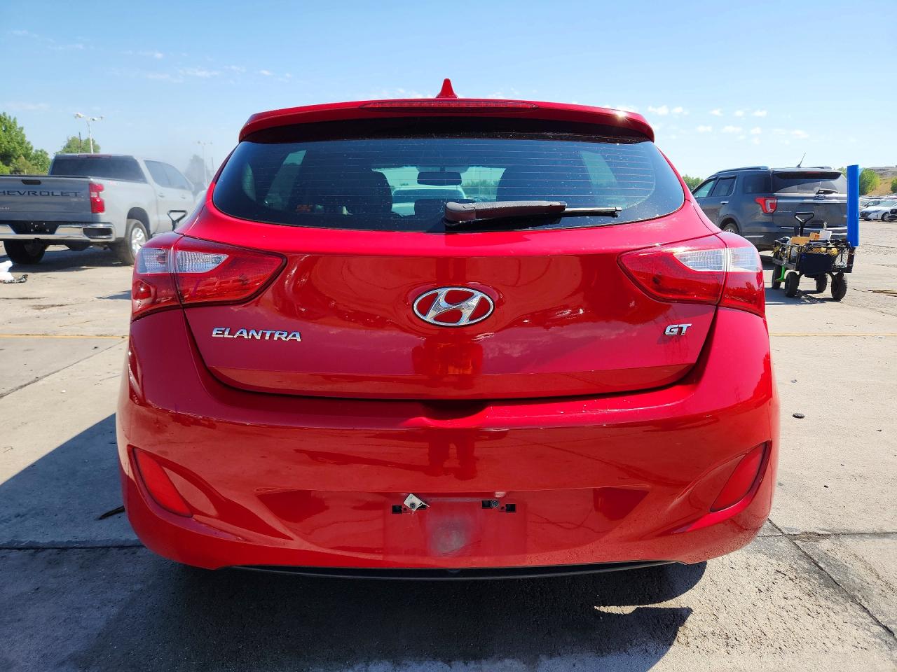 2013 Hyundai Elantra Gt Base Red vin: KMHD35LE9DU028208