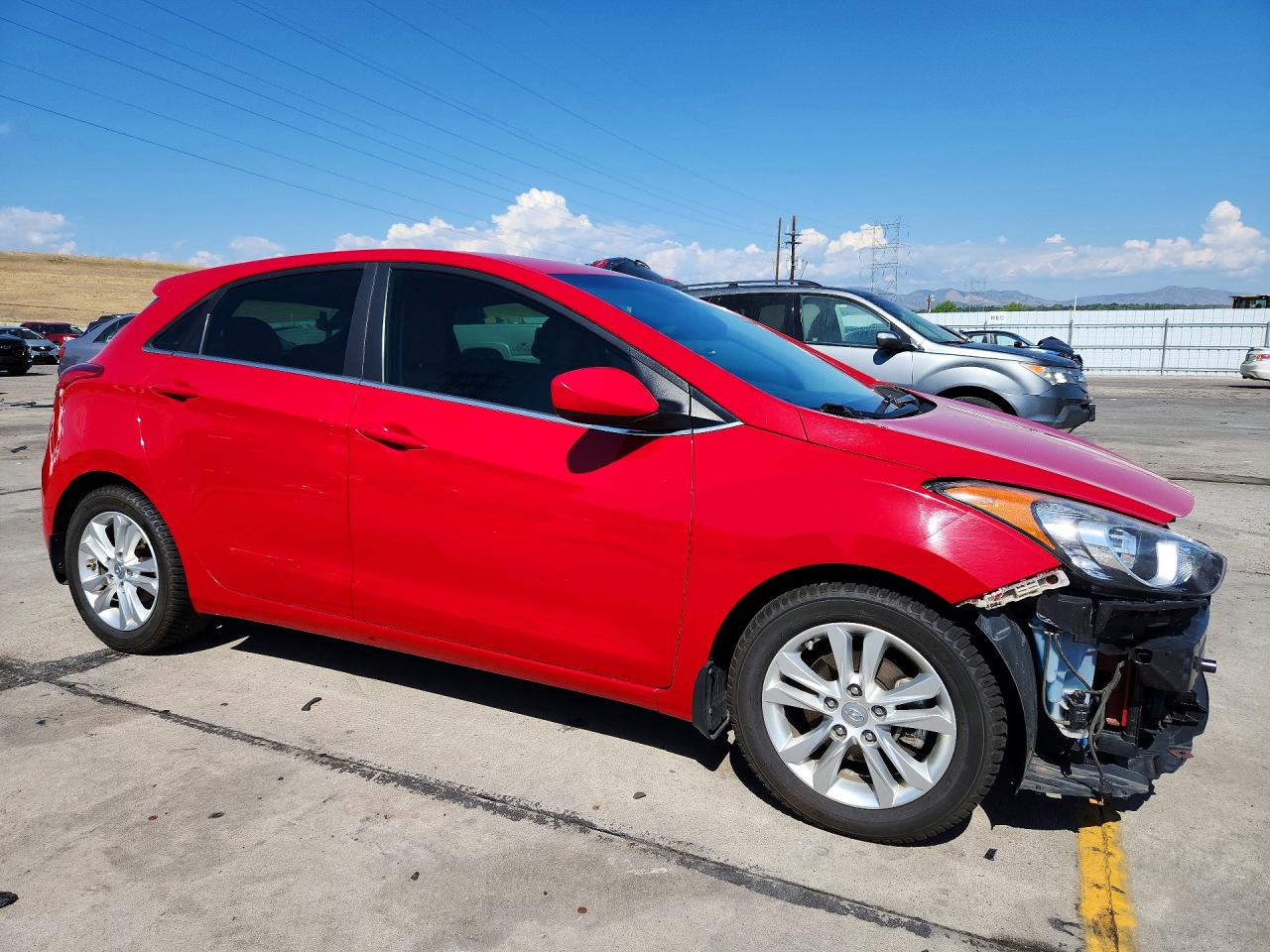 2013 Hyundai Elantra Gt Base Red vin: KMHD35LE9DU028208