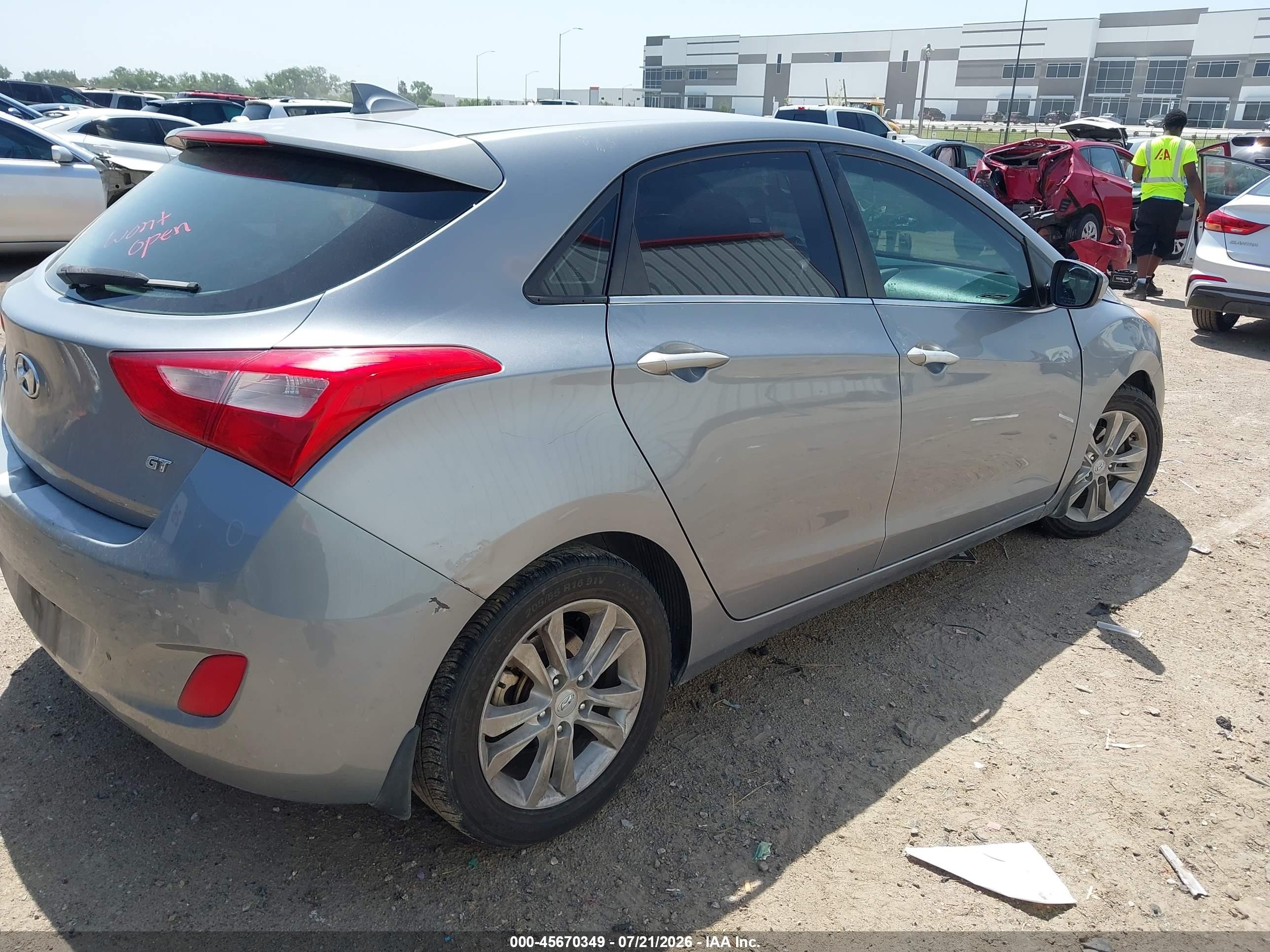 2013 Hyundai Elantra Gt   Silver vin: KMHD35LE9DU030220