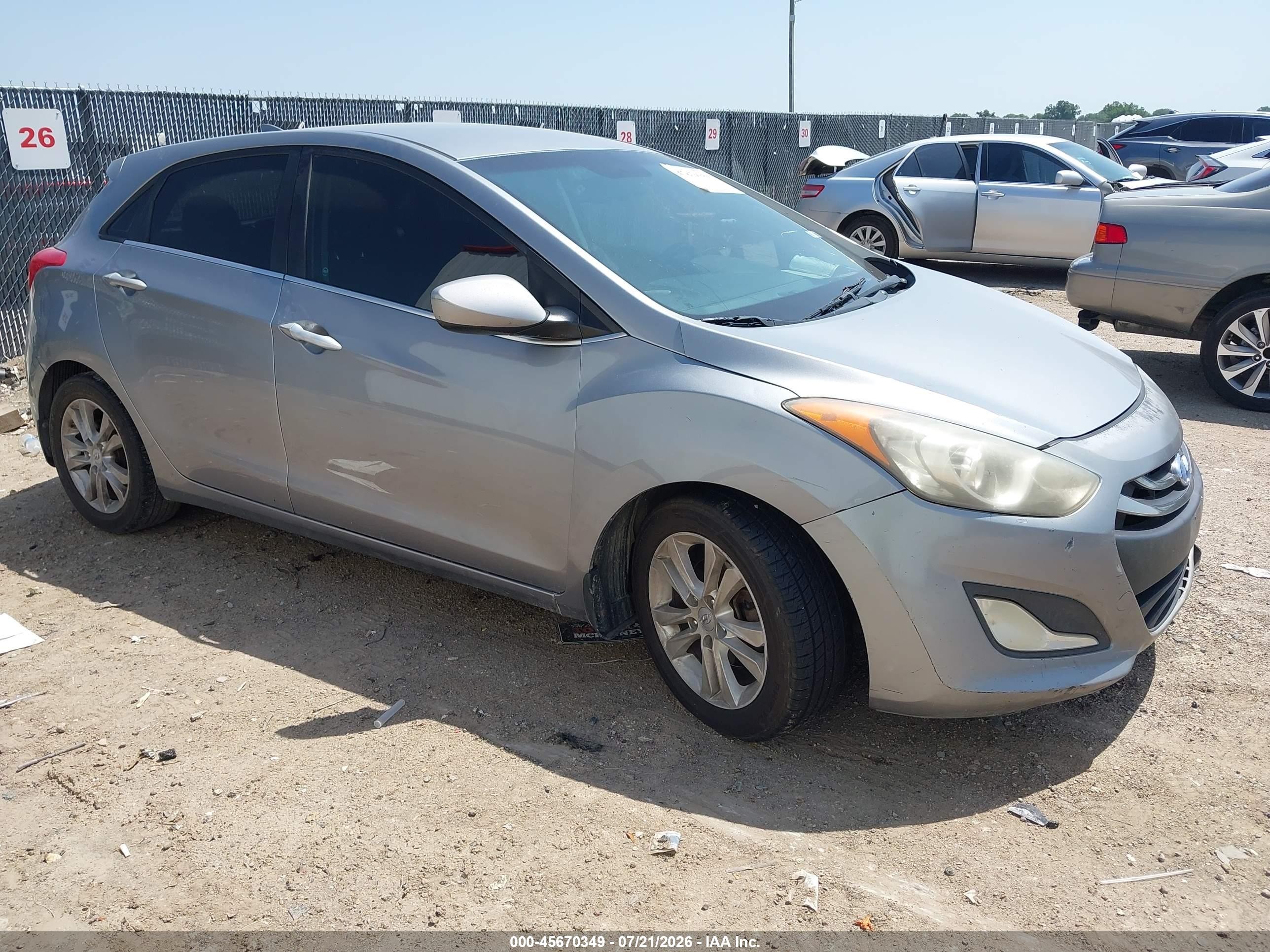 2013 Hyundai Elantra Gt   Silver vin: KMHD35LE9DU030220
