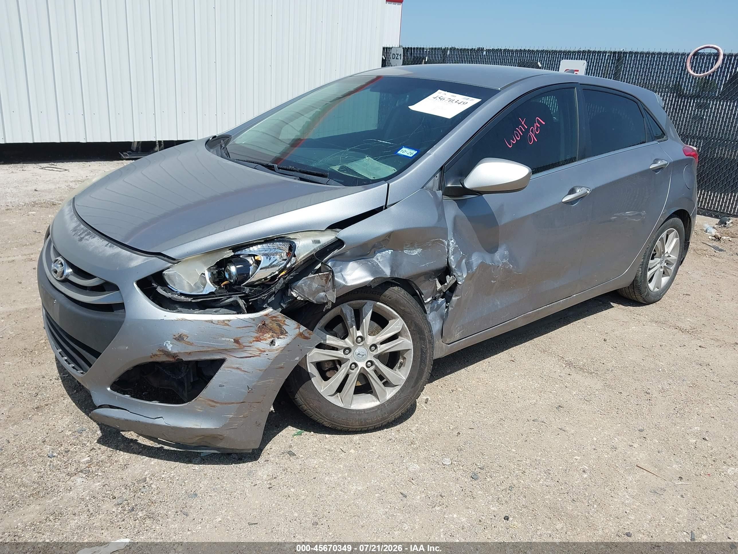 2013 Hyundai Elantra Gt   Silver vin: KMHD35LE9DU030220