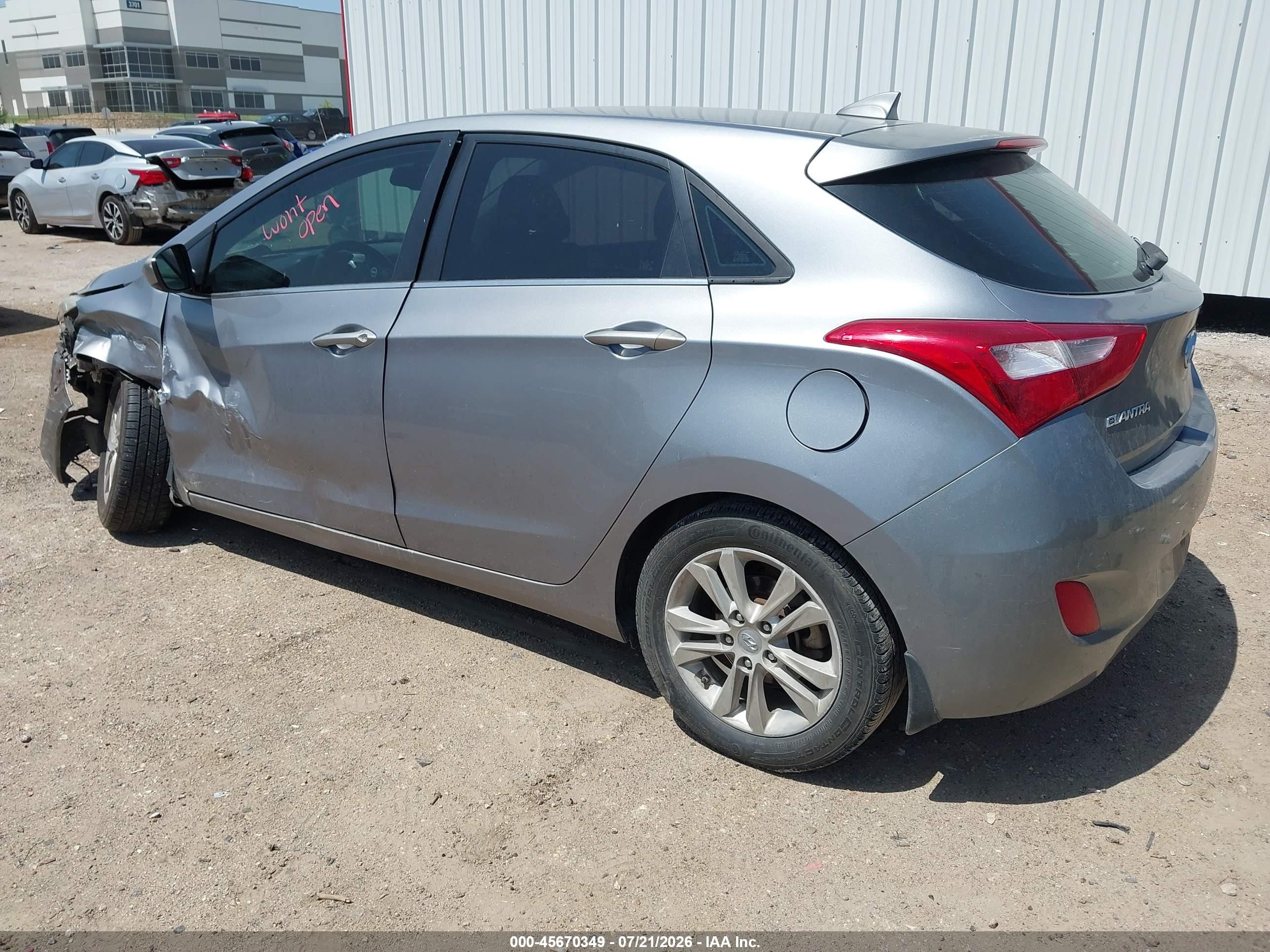 2013 Hyundai Elantra Gt   Silver vin: KMHD35LE9DU030220