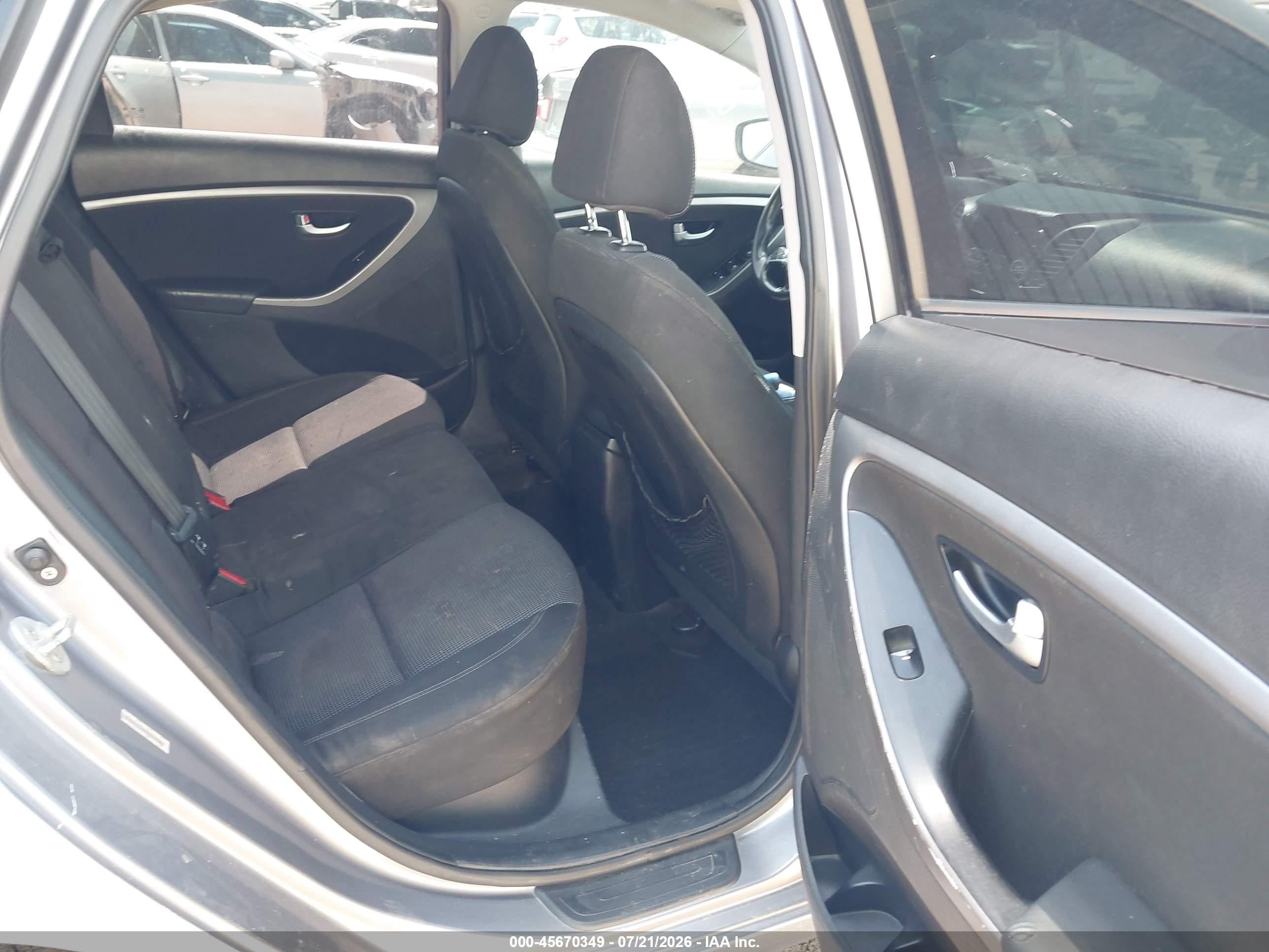 2013 Hyundai Elantra Gt   Silver vin: KMHD35LE9DU030220