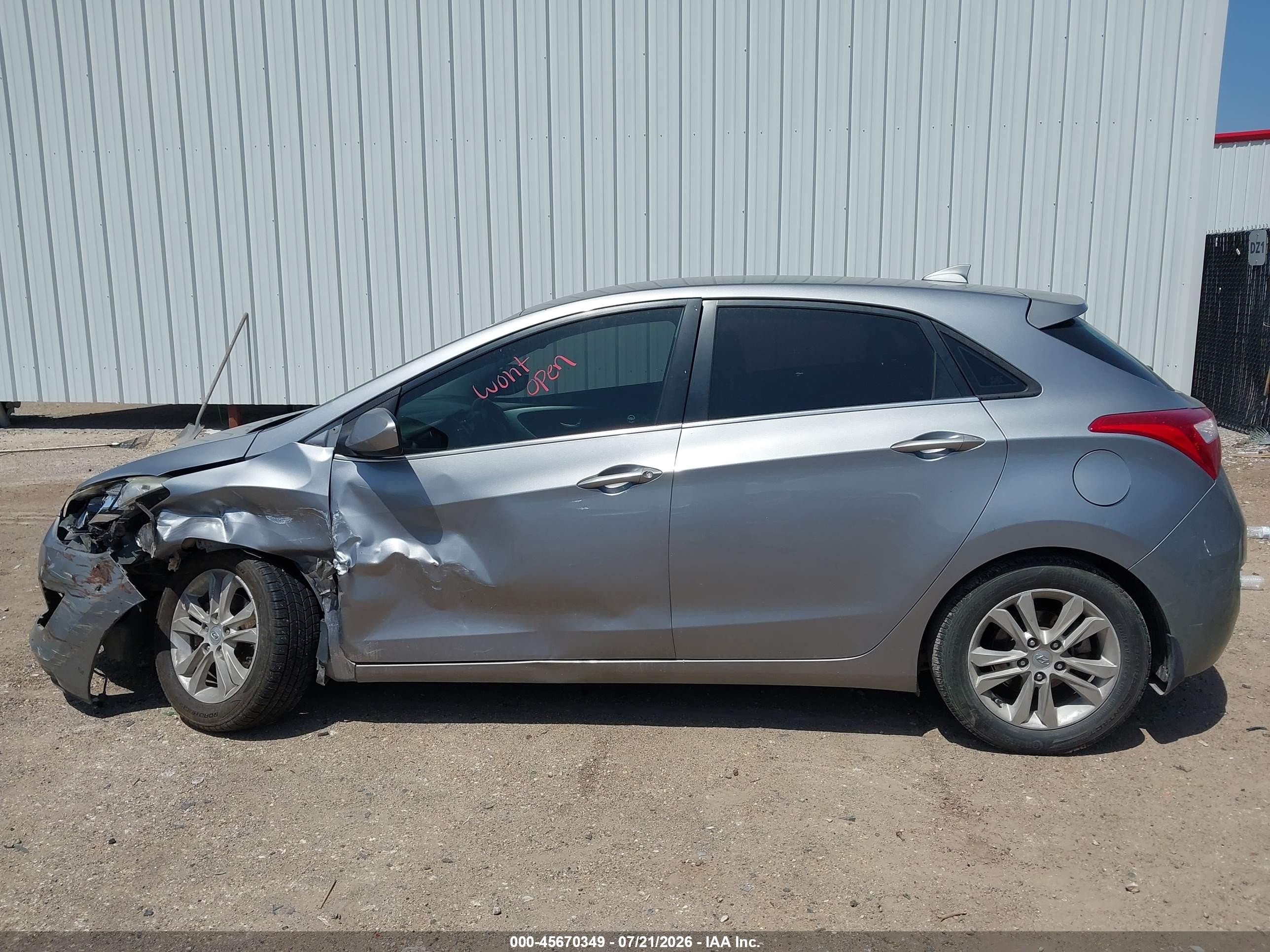 2013 Hyundai Elantra Gt   Silver vin: KMHD35LE9DU030220