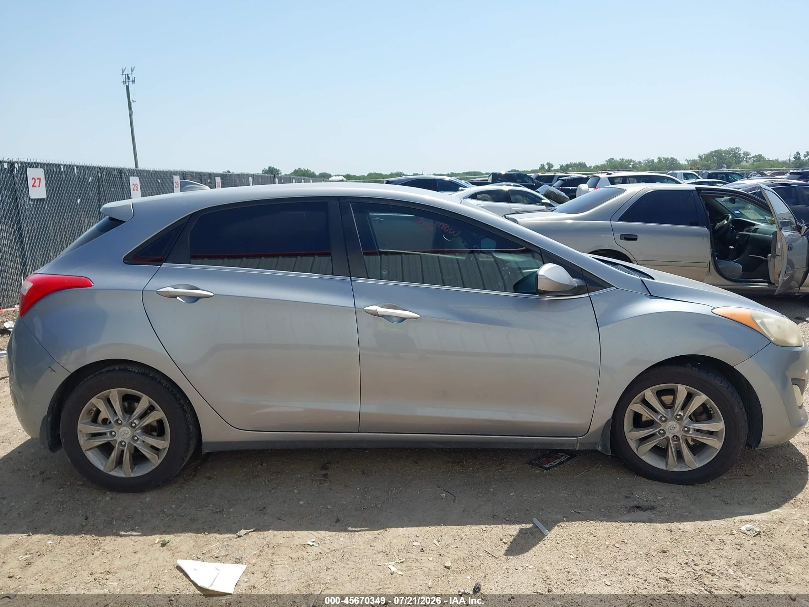 2013 Hyundai Elantra Gt   Silver vin: KMHD35LE9DU030220